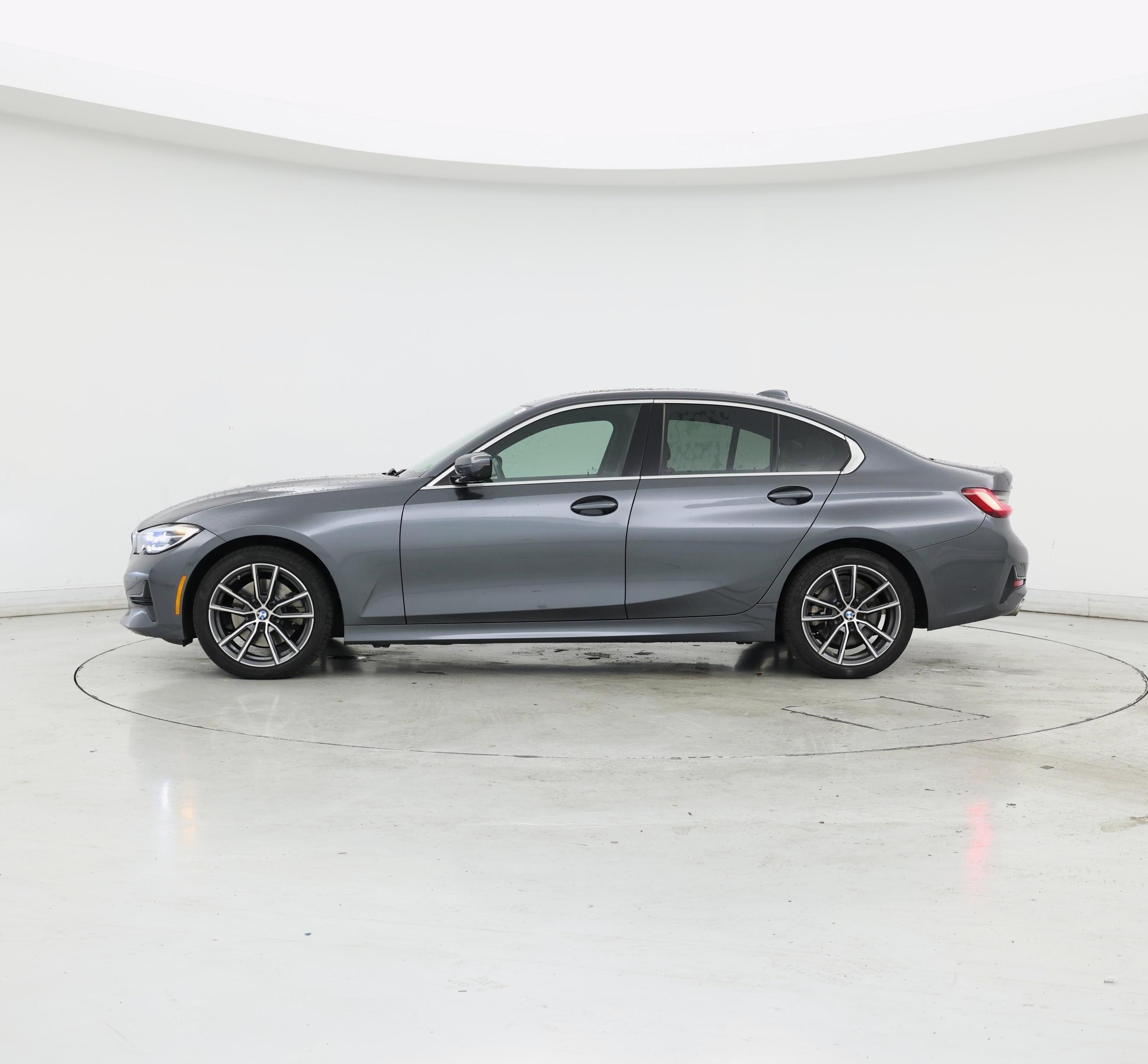 Thumbnail: 2021 BMW 3 Series - 3