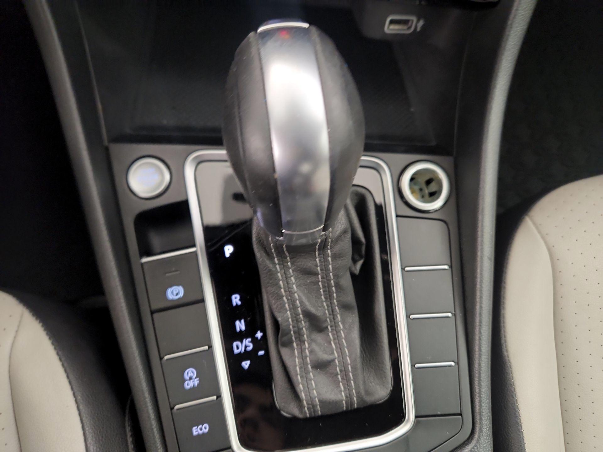 Thumbnail: 2019 Volkswagen Jetta - 17