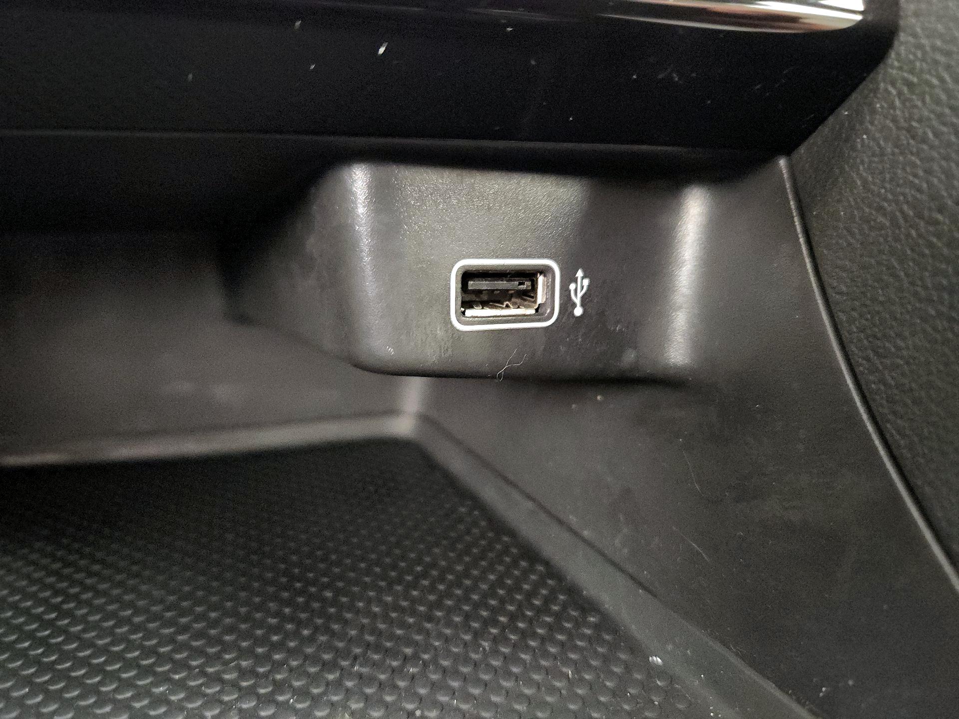 Thumbnail: 2019 Volkswagen Jetta - 18