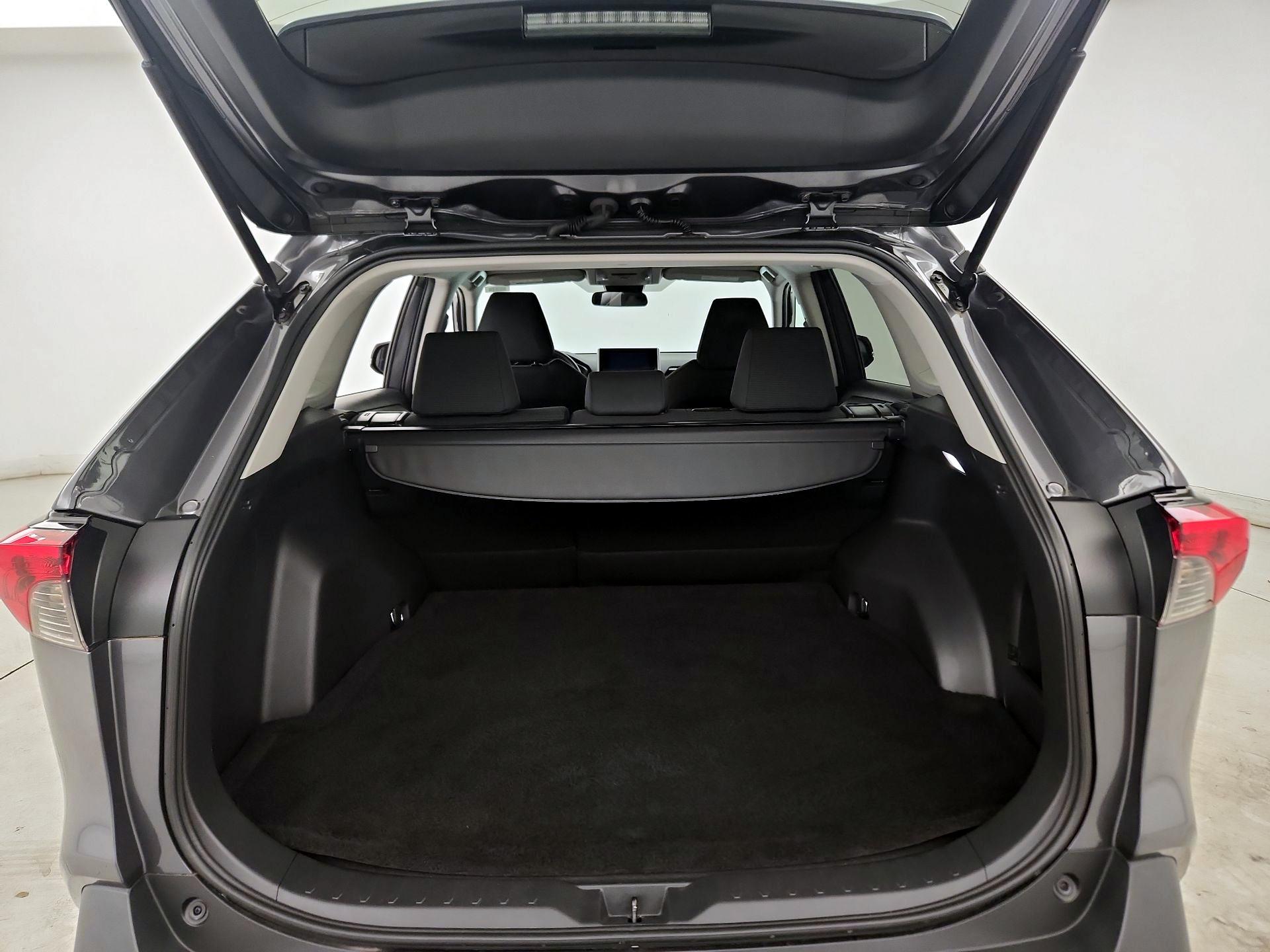 Thumbnail: 2023 Toyota RAV4 - 20