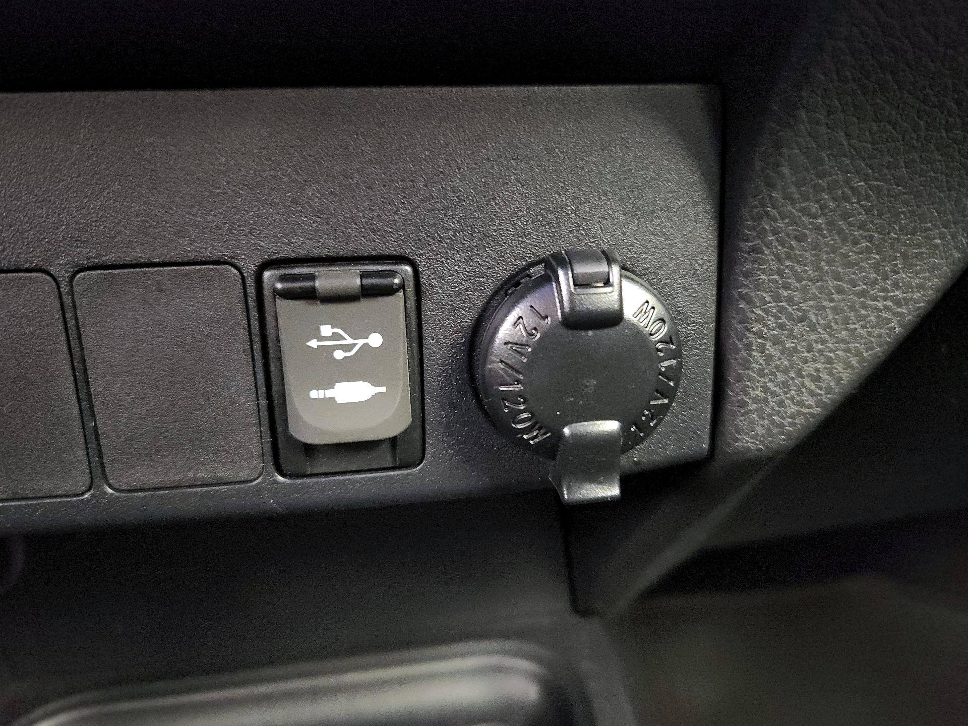 Thumbnail: 2017 Toyota RAV4 - 18