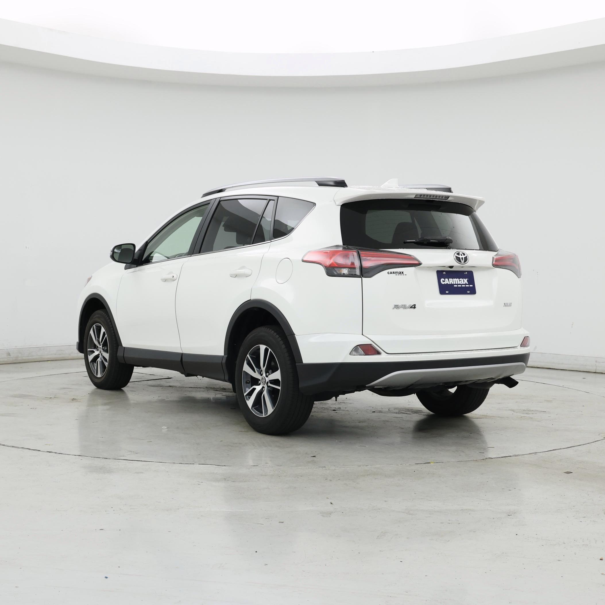 Thumbnail: 2017 Toyota RAV4 - 2