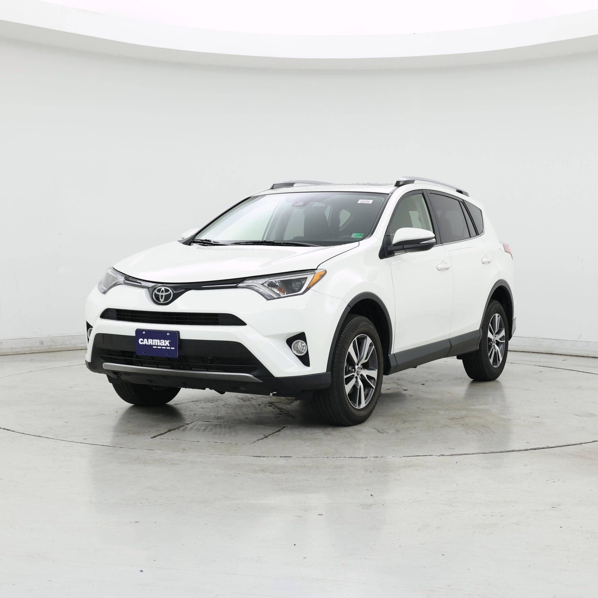Thumbnail: 2017 Toyota RAV4 - 4