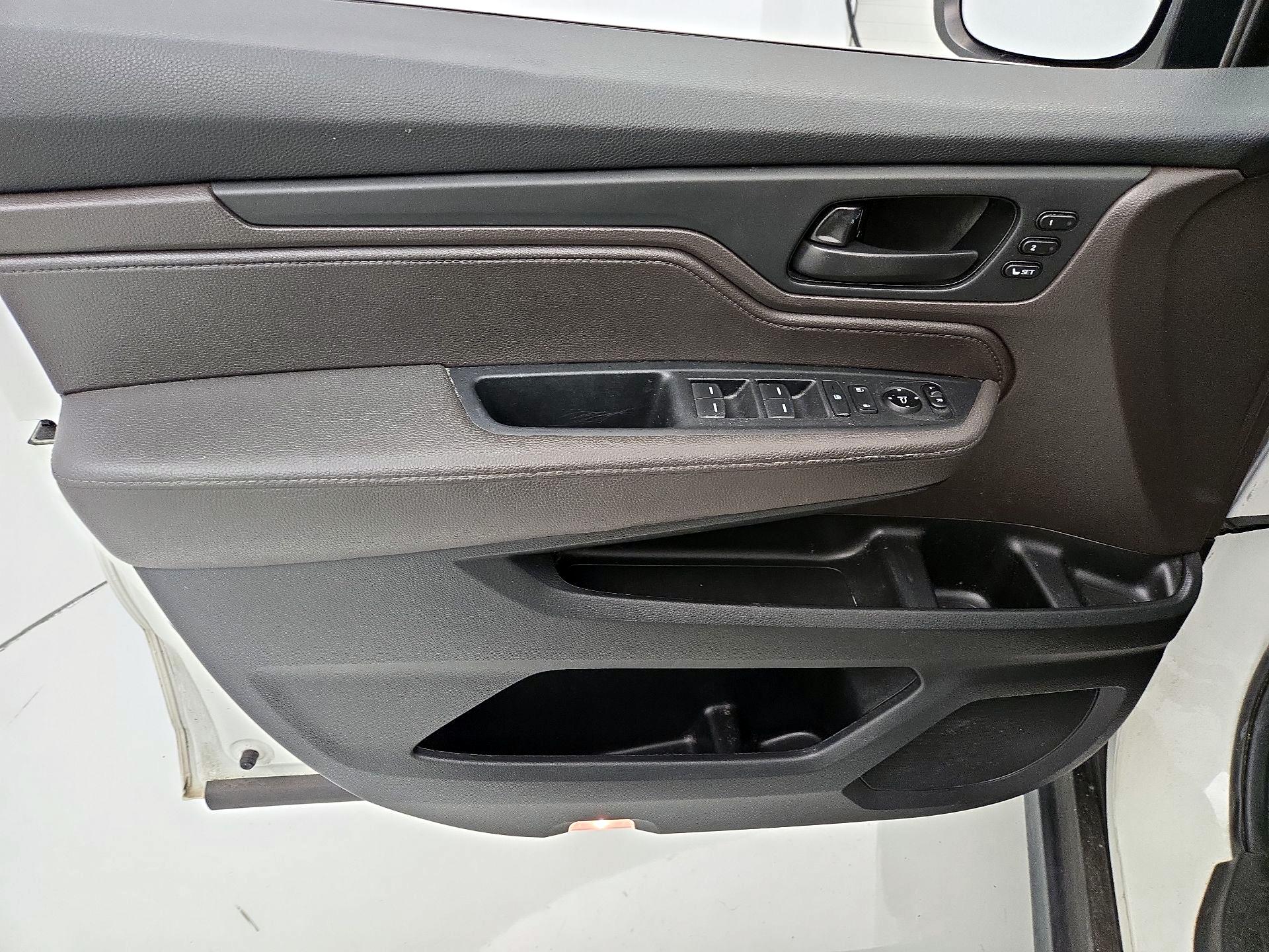 Thumbnail: 2019 Honda Odyssey - 12