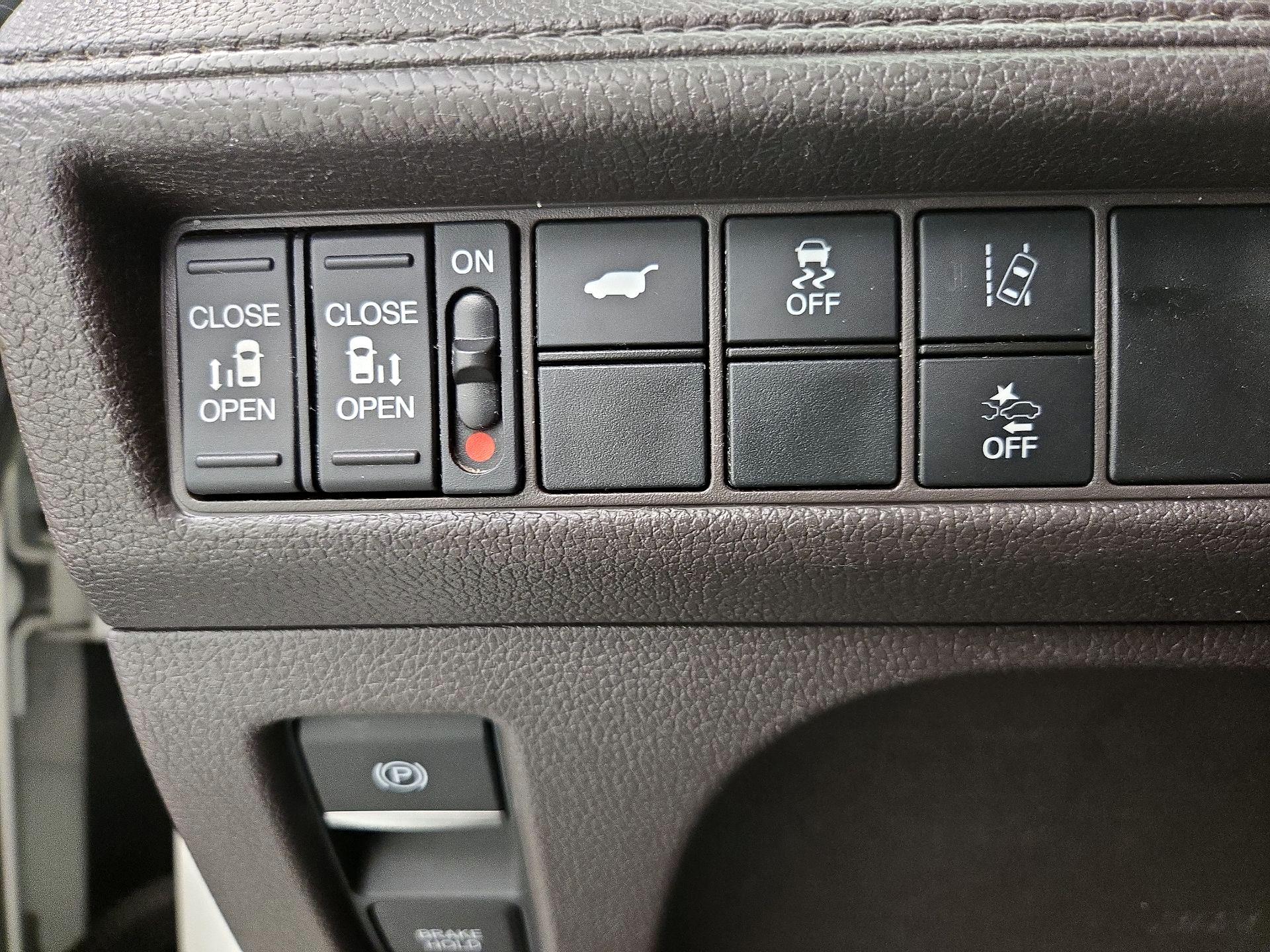 Thumbnail: 2019 Honda Odyssey - 13