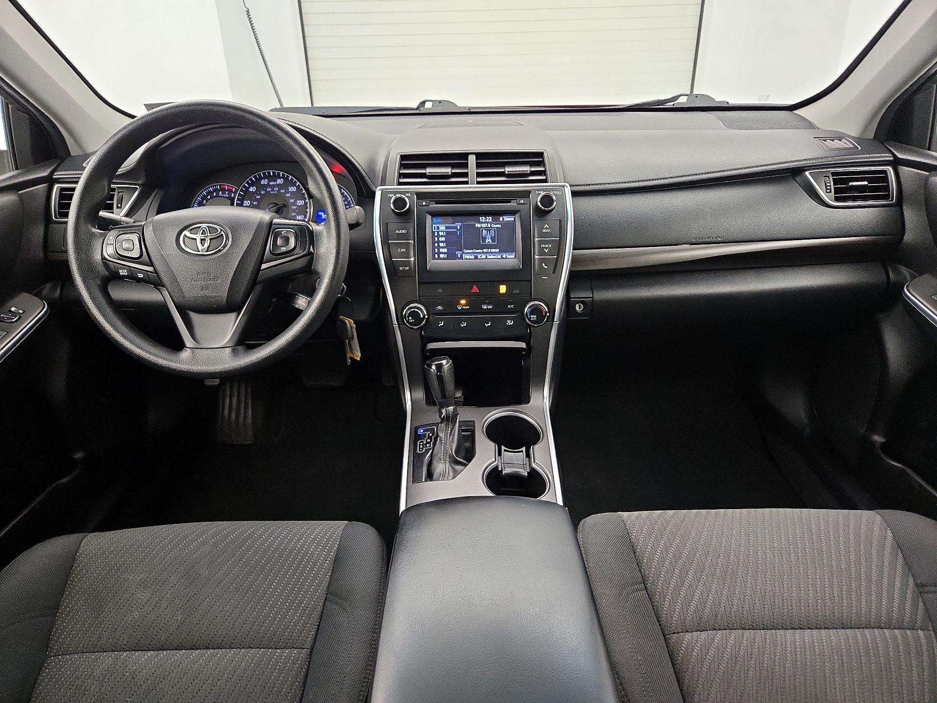 Thumbnail: 2015 Toyota Camry - 9