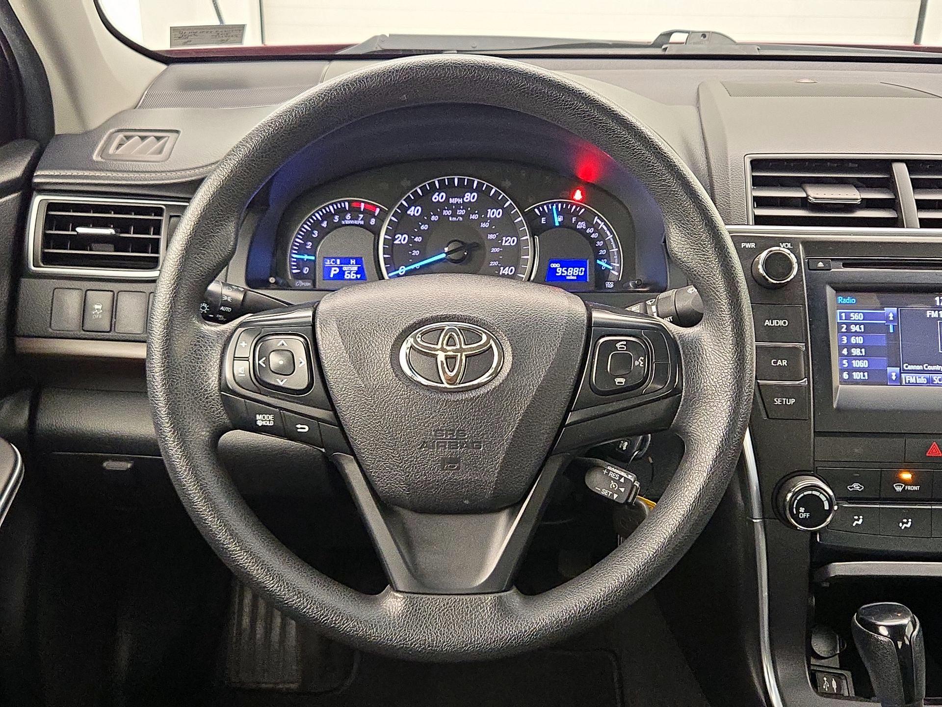 Thumbnail: 2015 Toyota Camry - 10