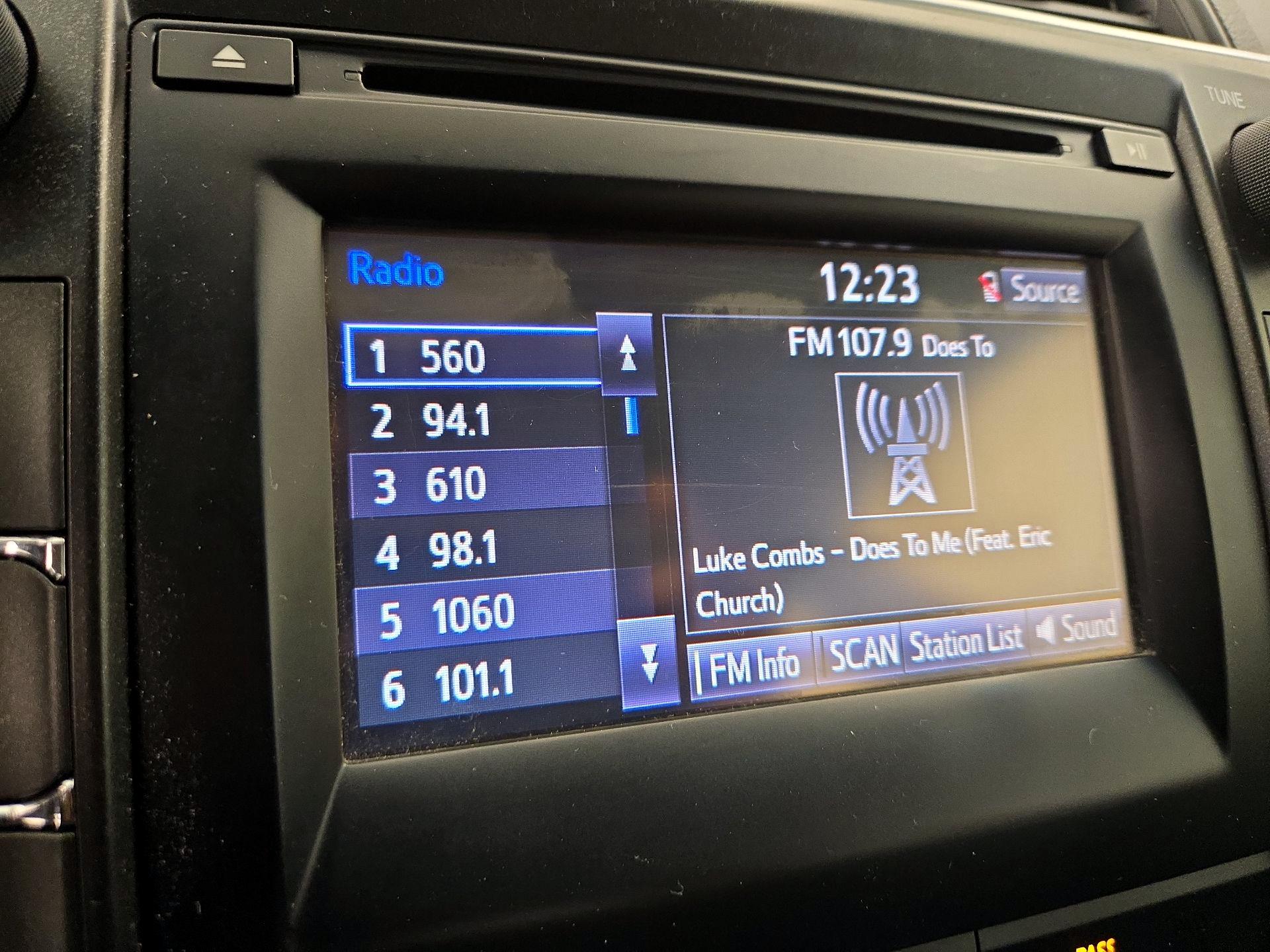 Thumbnail: 2015 Toyota Camry - 15