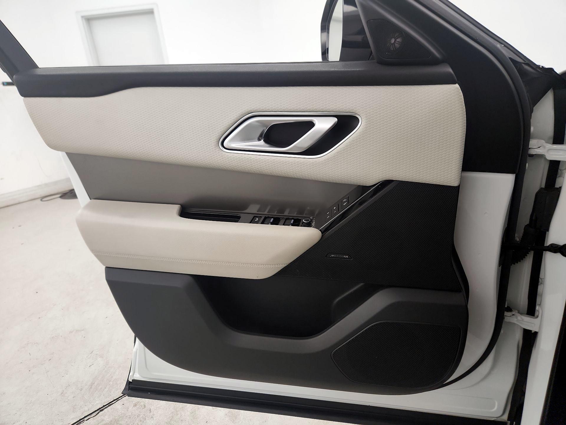 Thumbnail: 2019 Land Rover Range Rover Velar - 12