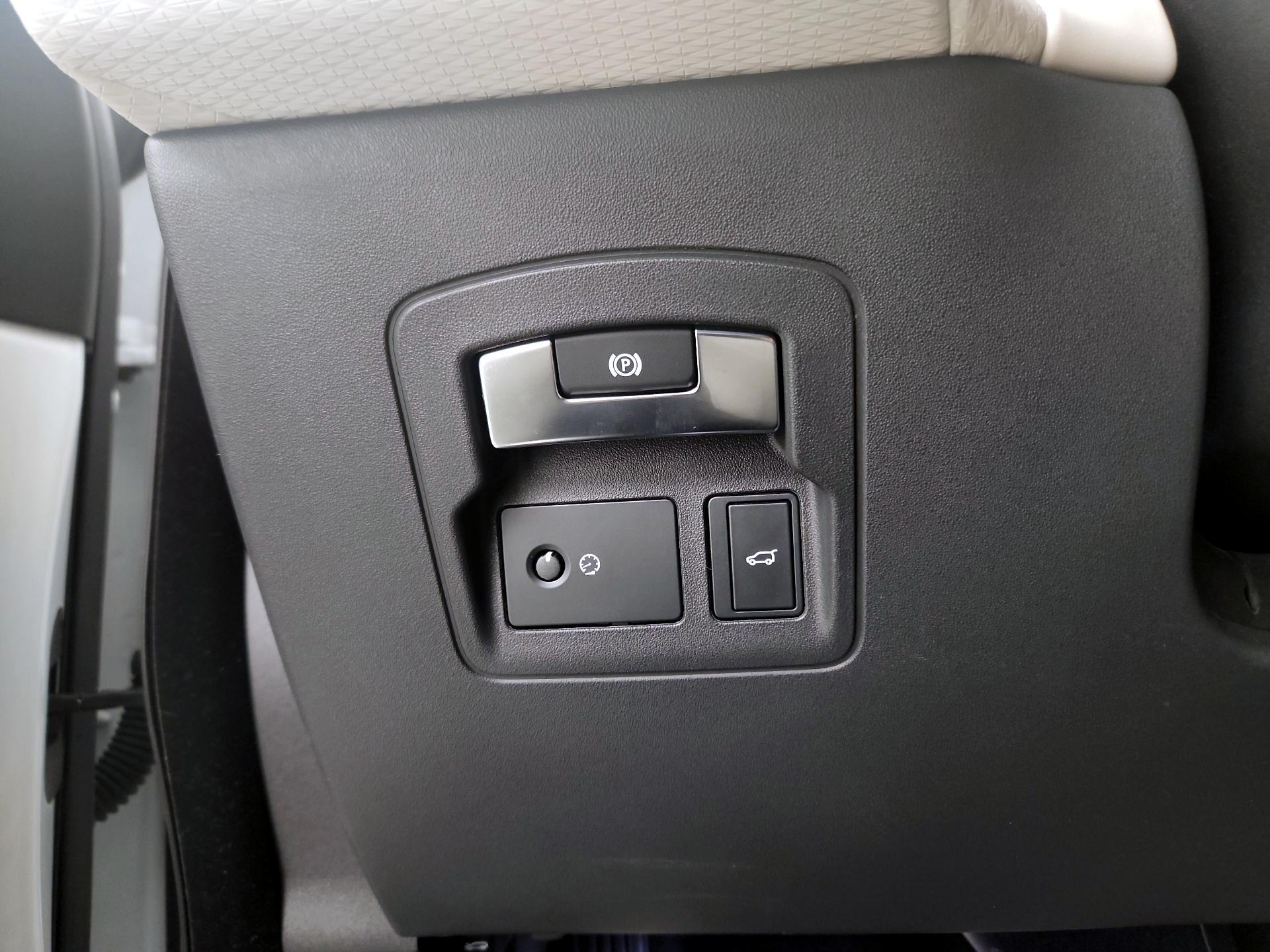 Thumbnail: 2019 Land Rover Range Rover Velar - 13