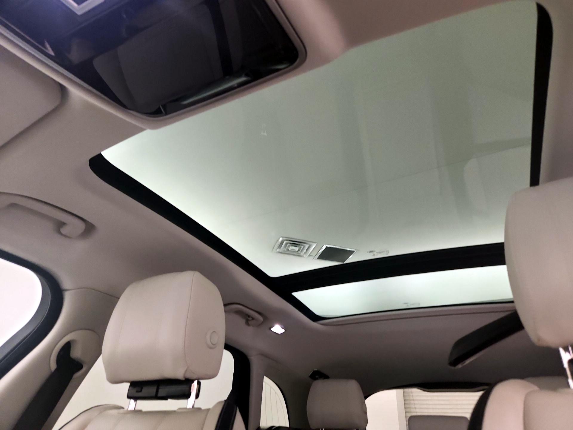 Thumbnail: 2019 Land Rover Range Rover Velar - 20