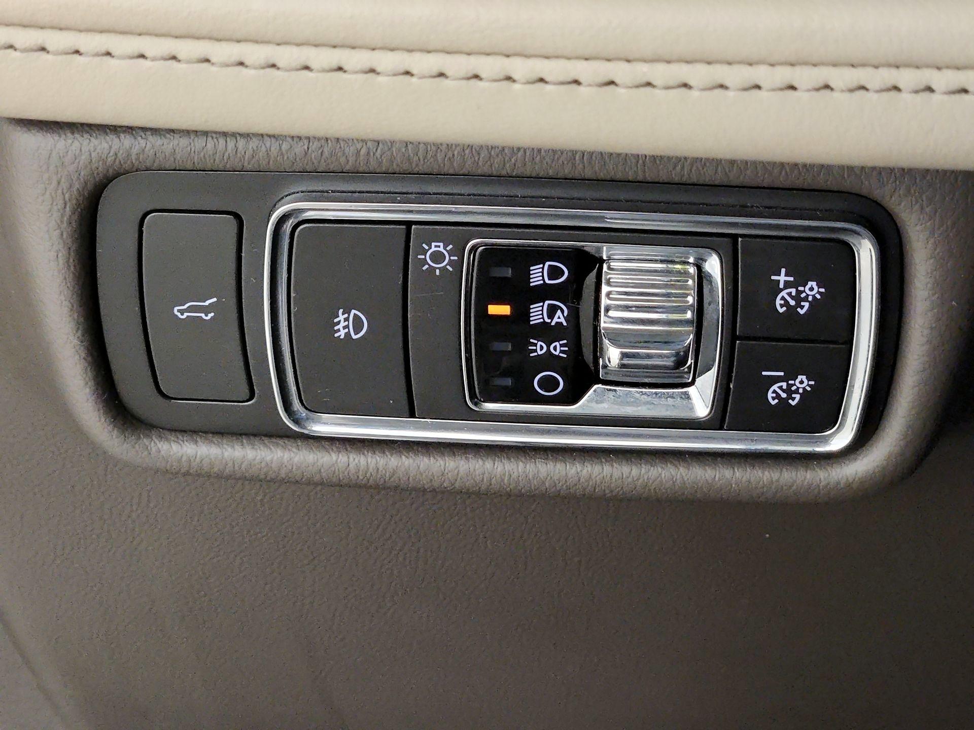 Thumbnail: 2020 Lincoln Aviator - 13