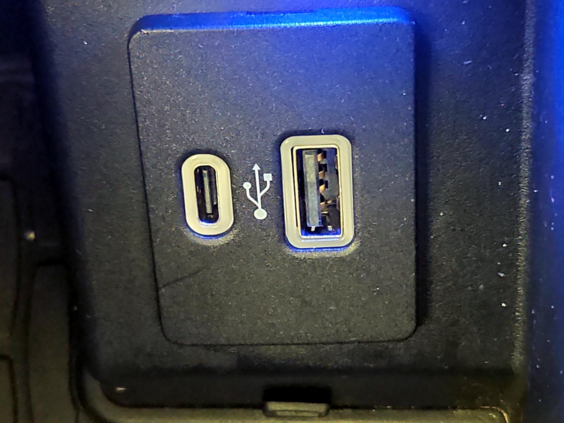 Thumbnail: 2020 Lincoln Aviator - 19