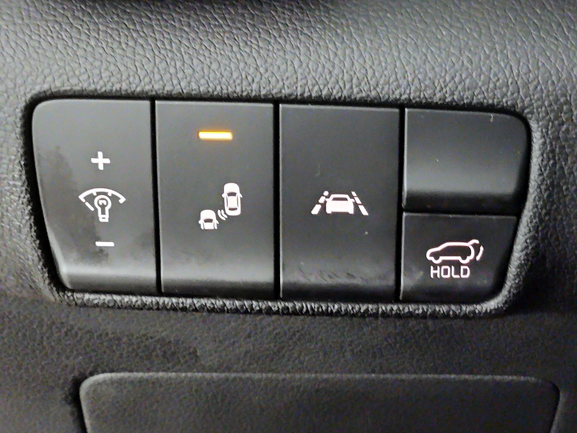 Thumbnail: 2022 Kia Sportage - 13