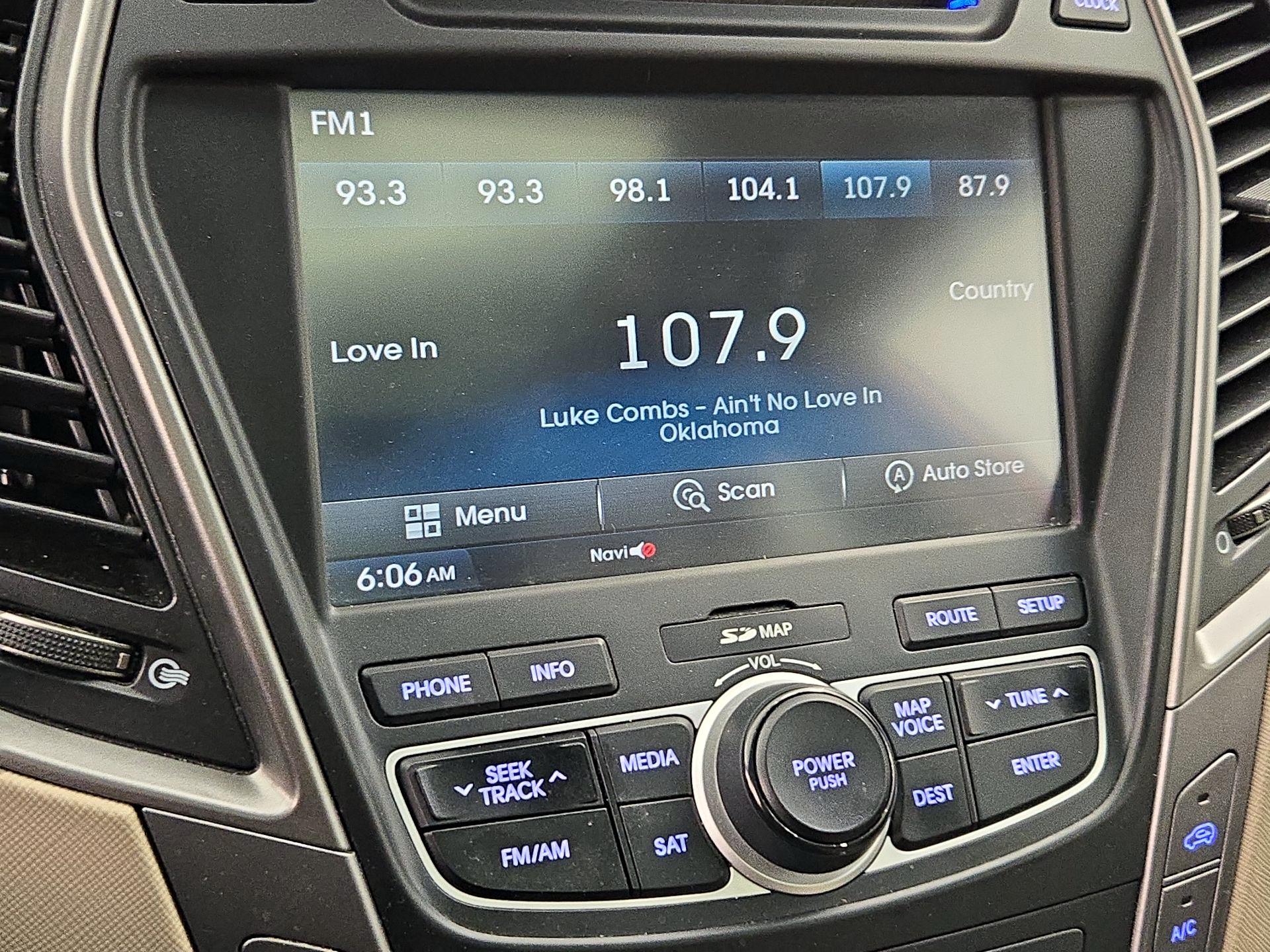 Thumbnail: 2014 Hyundai Santa Fe - 16