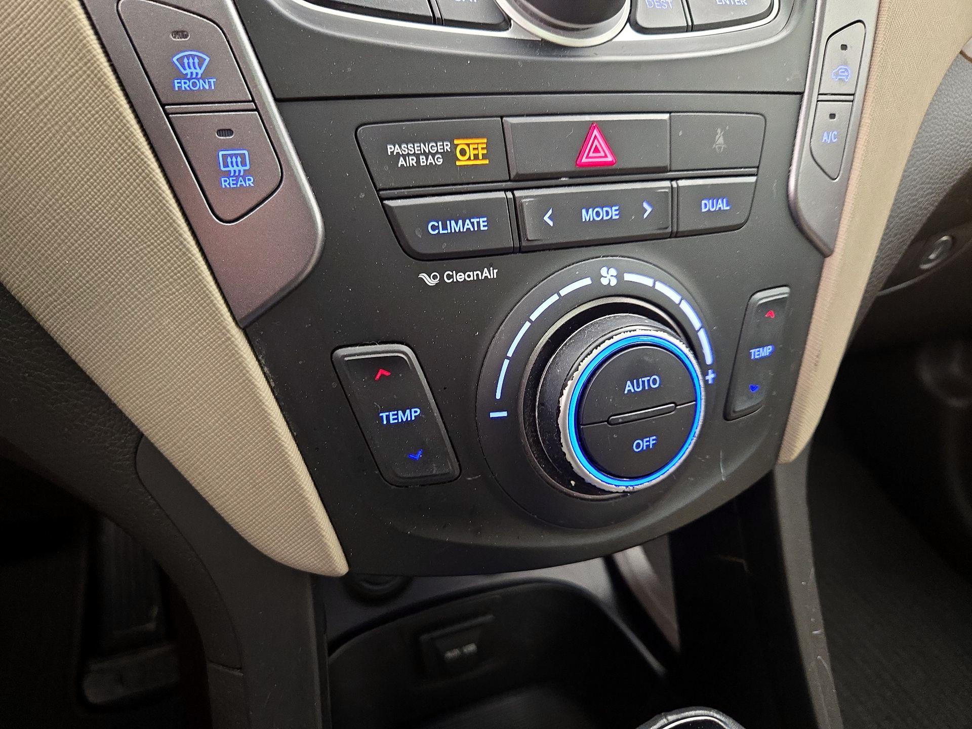 Thumbnail: 2014 Hyundai Santa Fe - 17