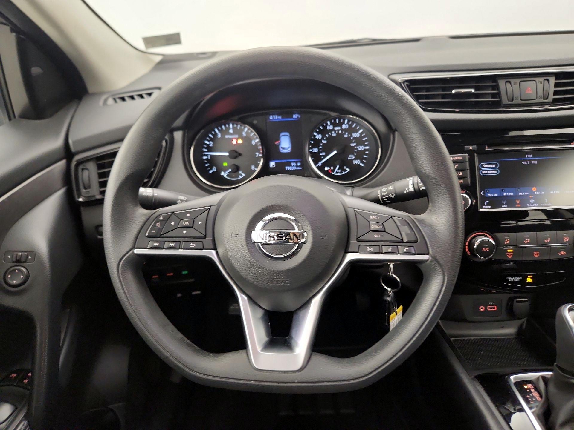 Thumbnail: 2020 Nissan Rogue Sport - 10