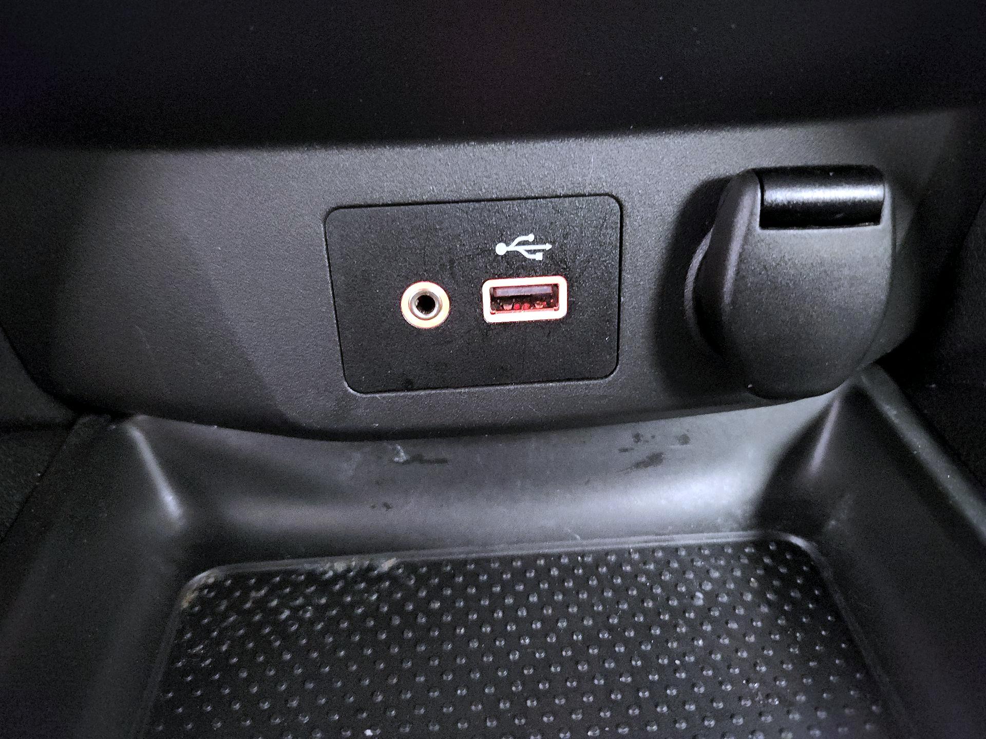 Thumbnail: 2020 Nissan Rogue Sport - 18