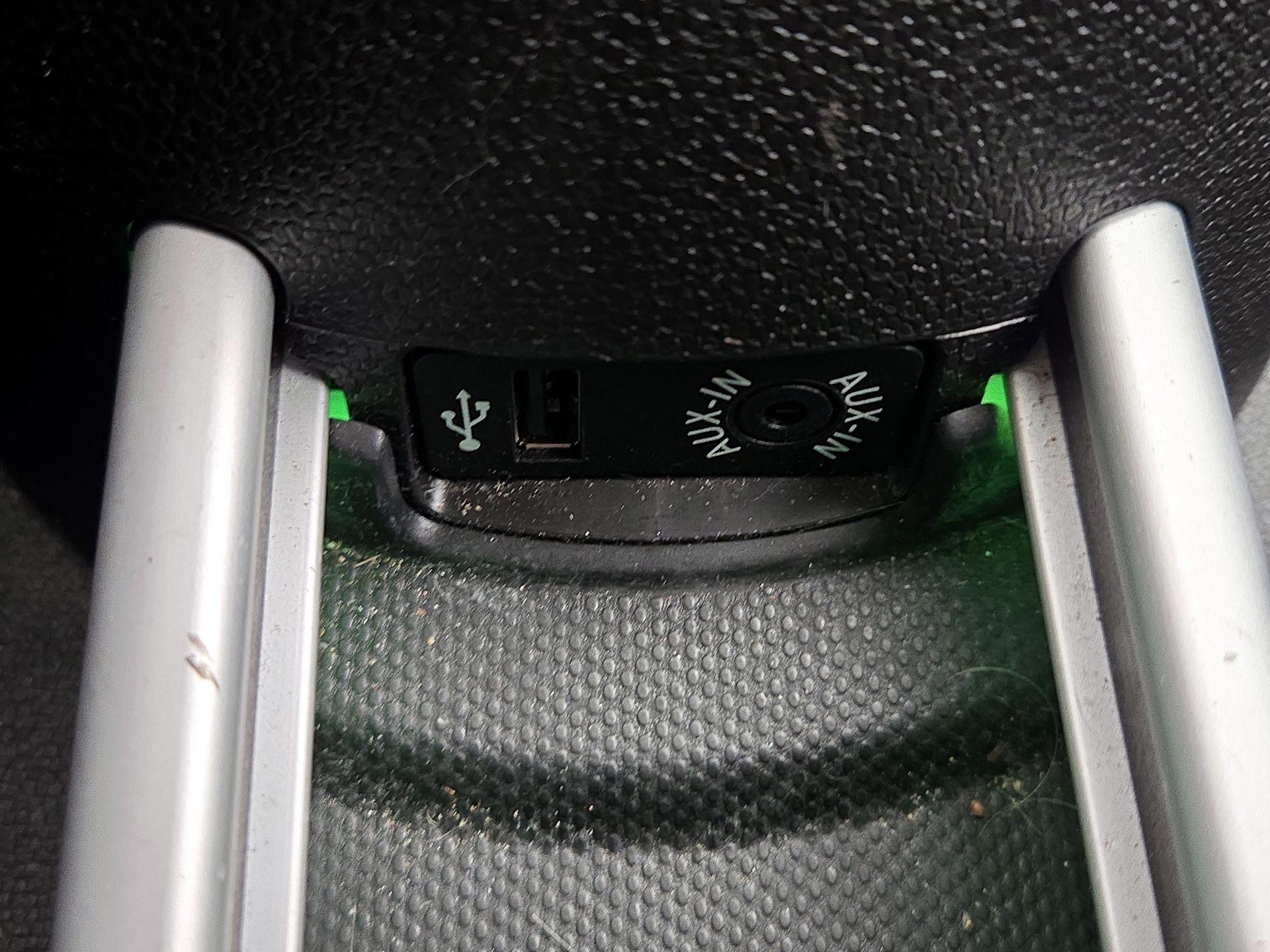 Thumbnail: 2015 MINI Cooper Countryman - 16