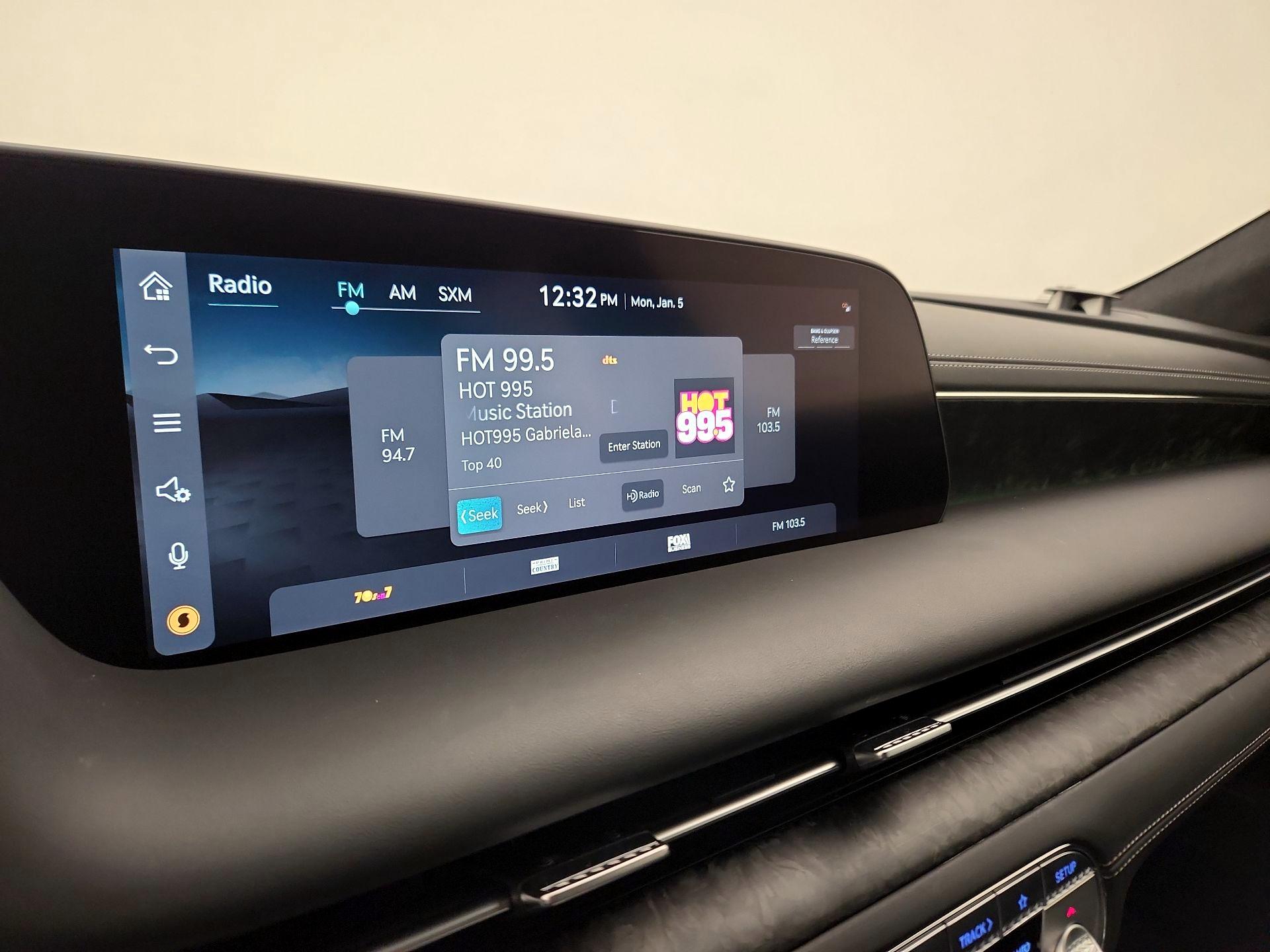 Thumbnail: 2023 Genesis G90 - 16