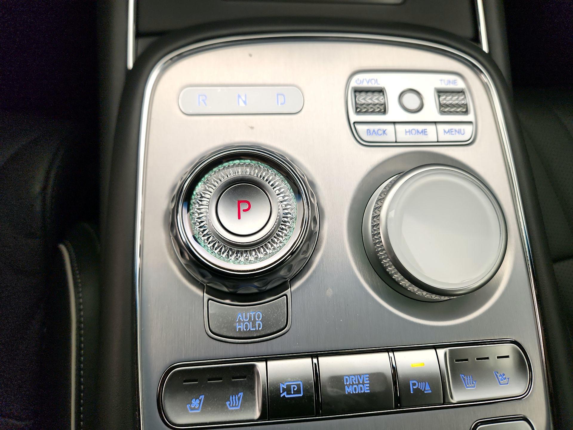 Thumbnail: 2023 Genesis G90 - 18