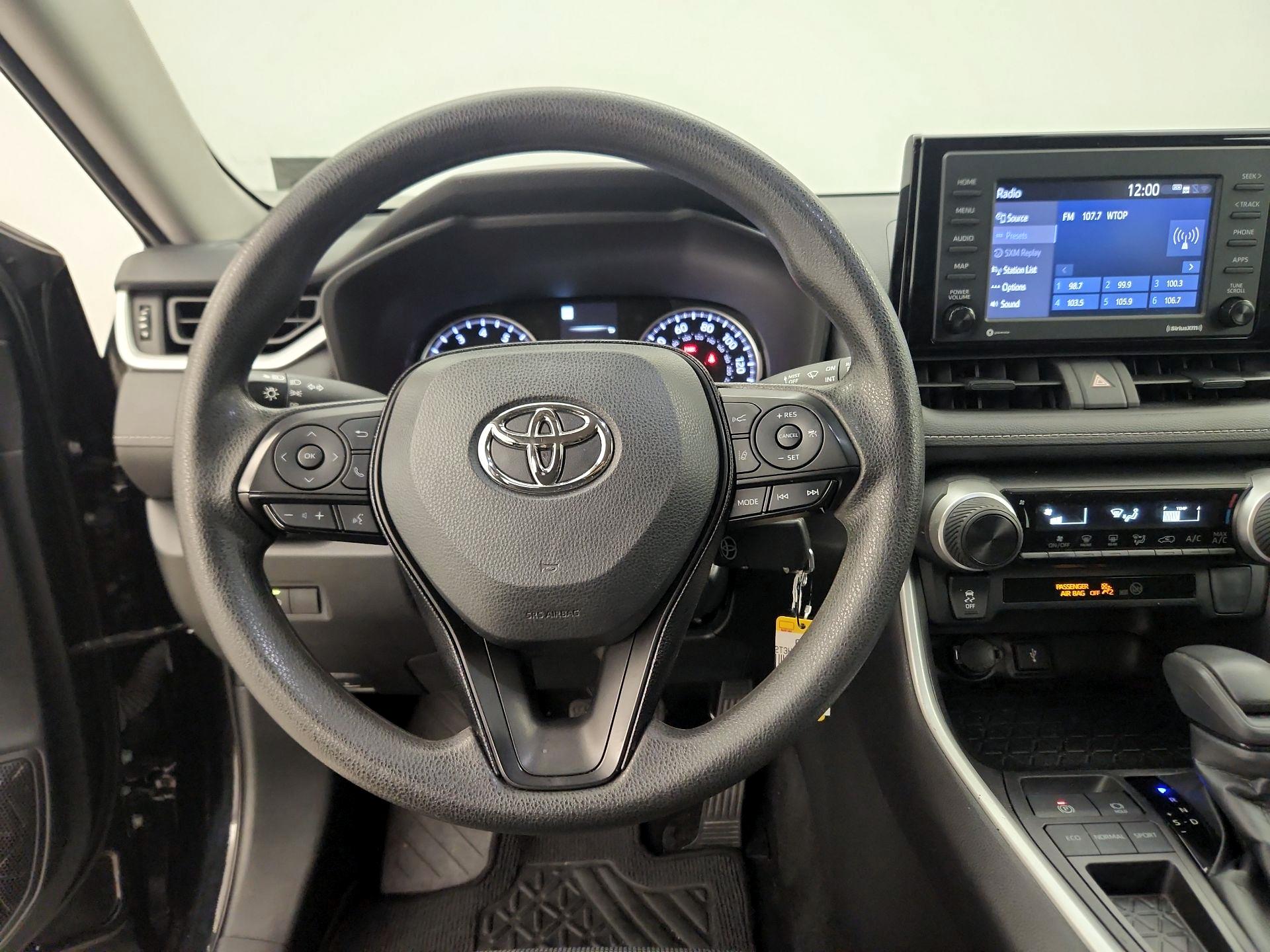 Thumbnail: 2022 Toyota RAV4 - 10