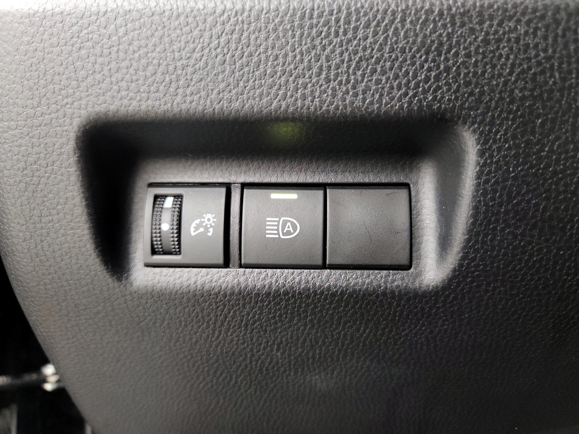 Thumbnail: 2022 Toyota RAV4 - 13