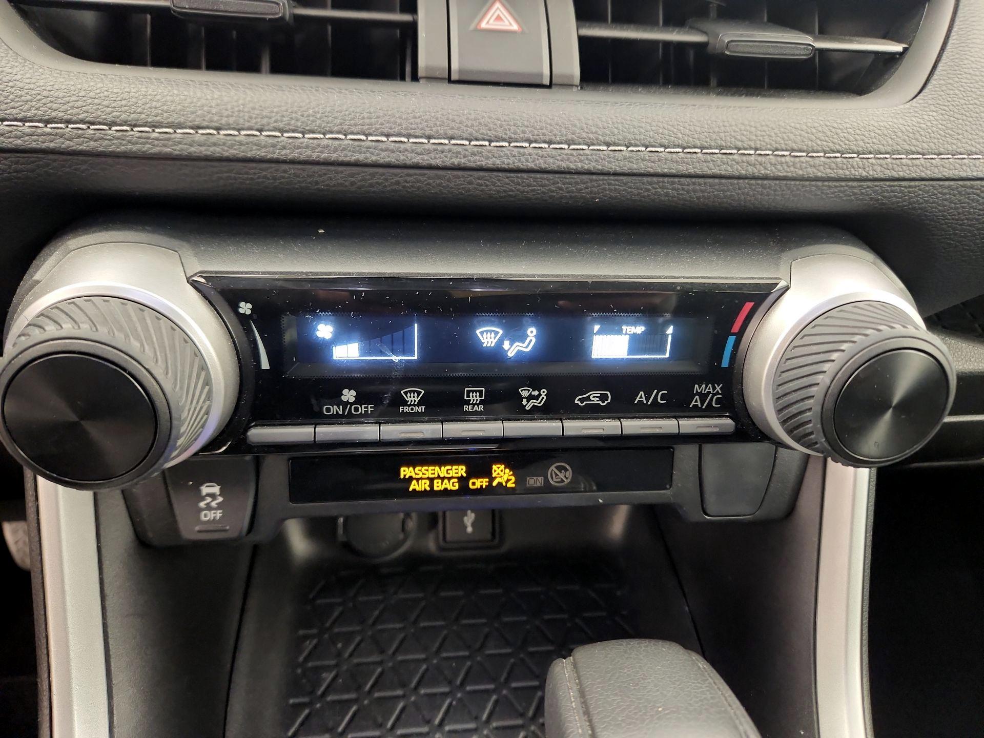 Thumbnail: 2022 Toyota RAV4 - 16