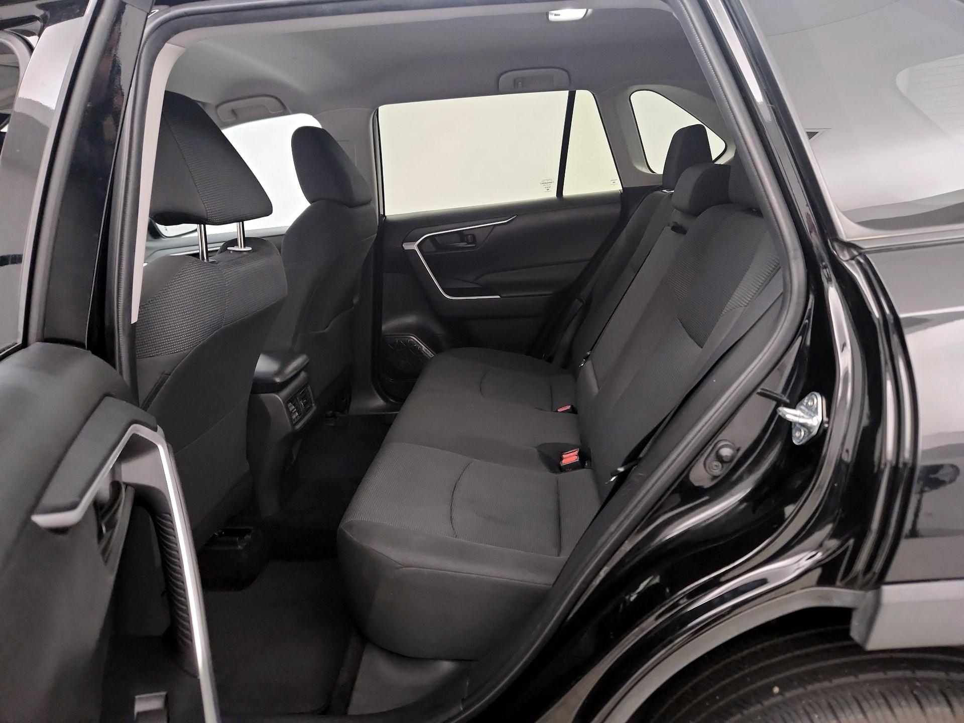 Thumbnail: 2022 Toyota RAV4 - 19