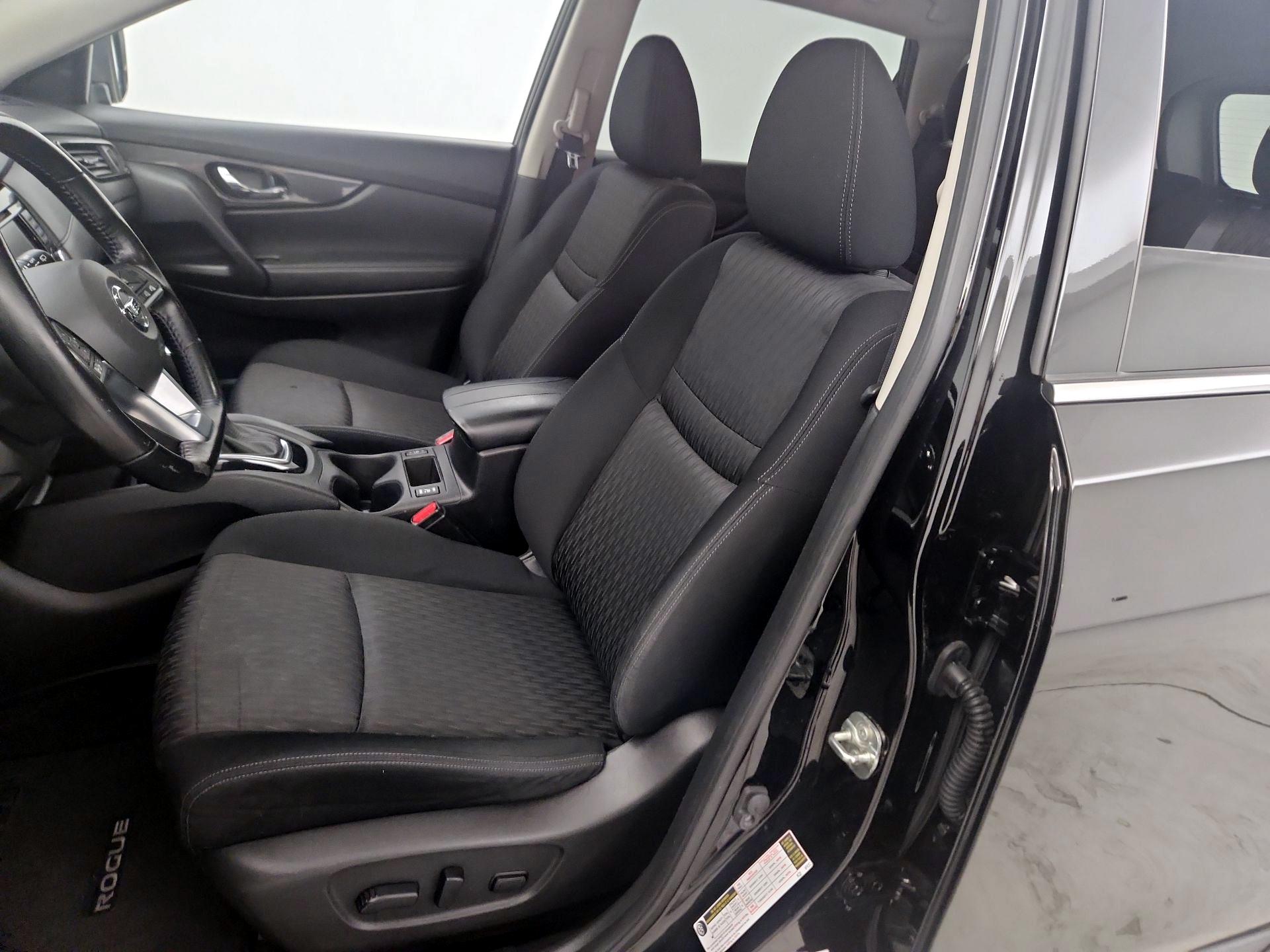 Thumbnail: 2020 Nissan Rogue - 11