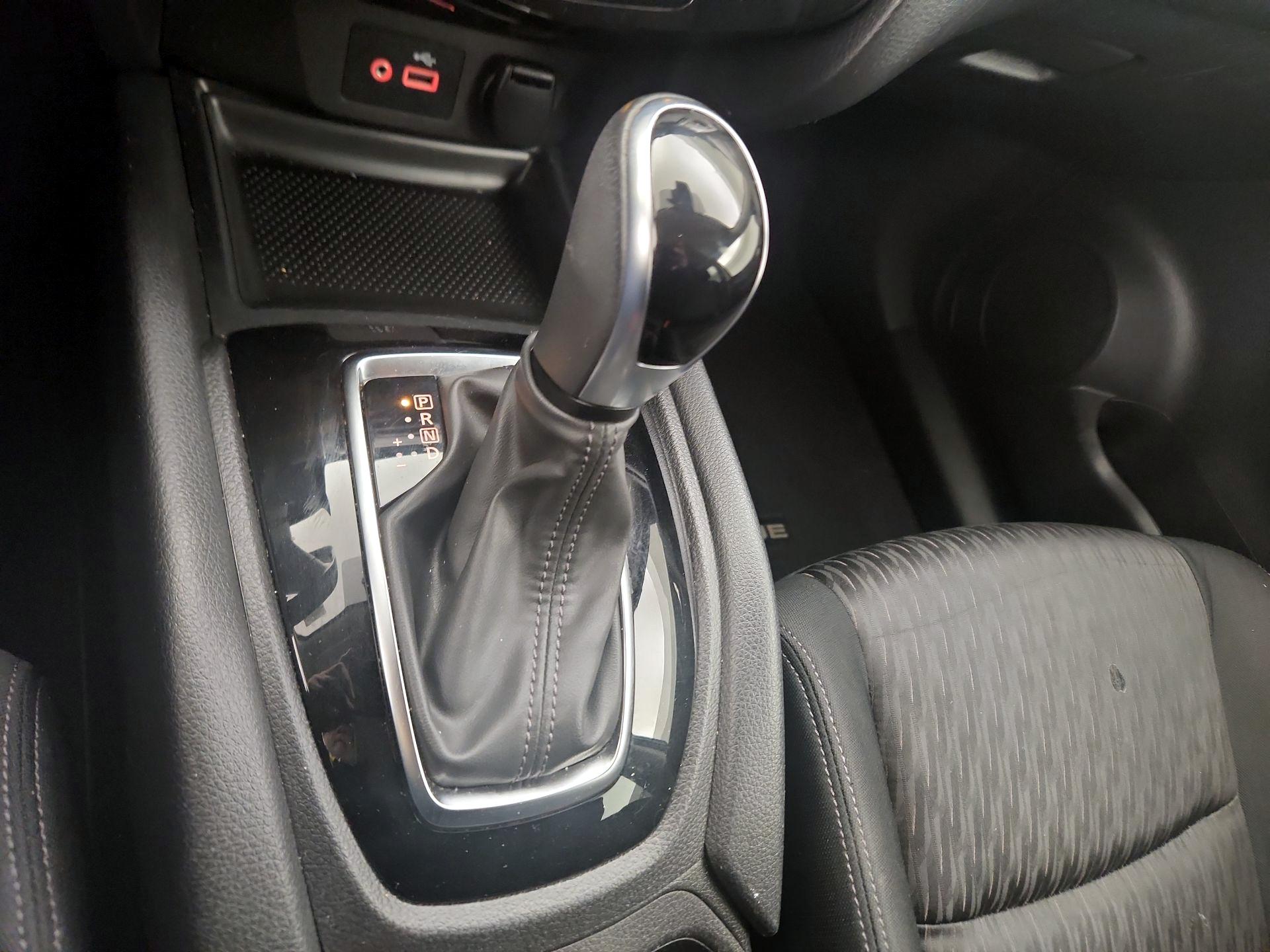 Thumbnail: 2020 Nissan Rogue - 17