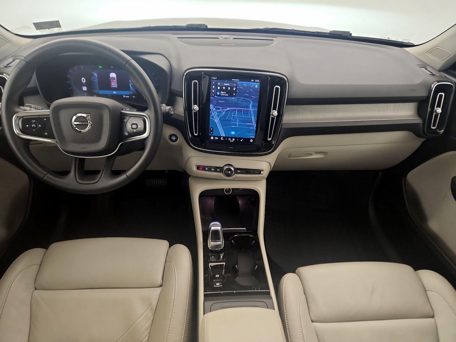 Thumbnail: 2023 Volvo XC40 - 9