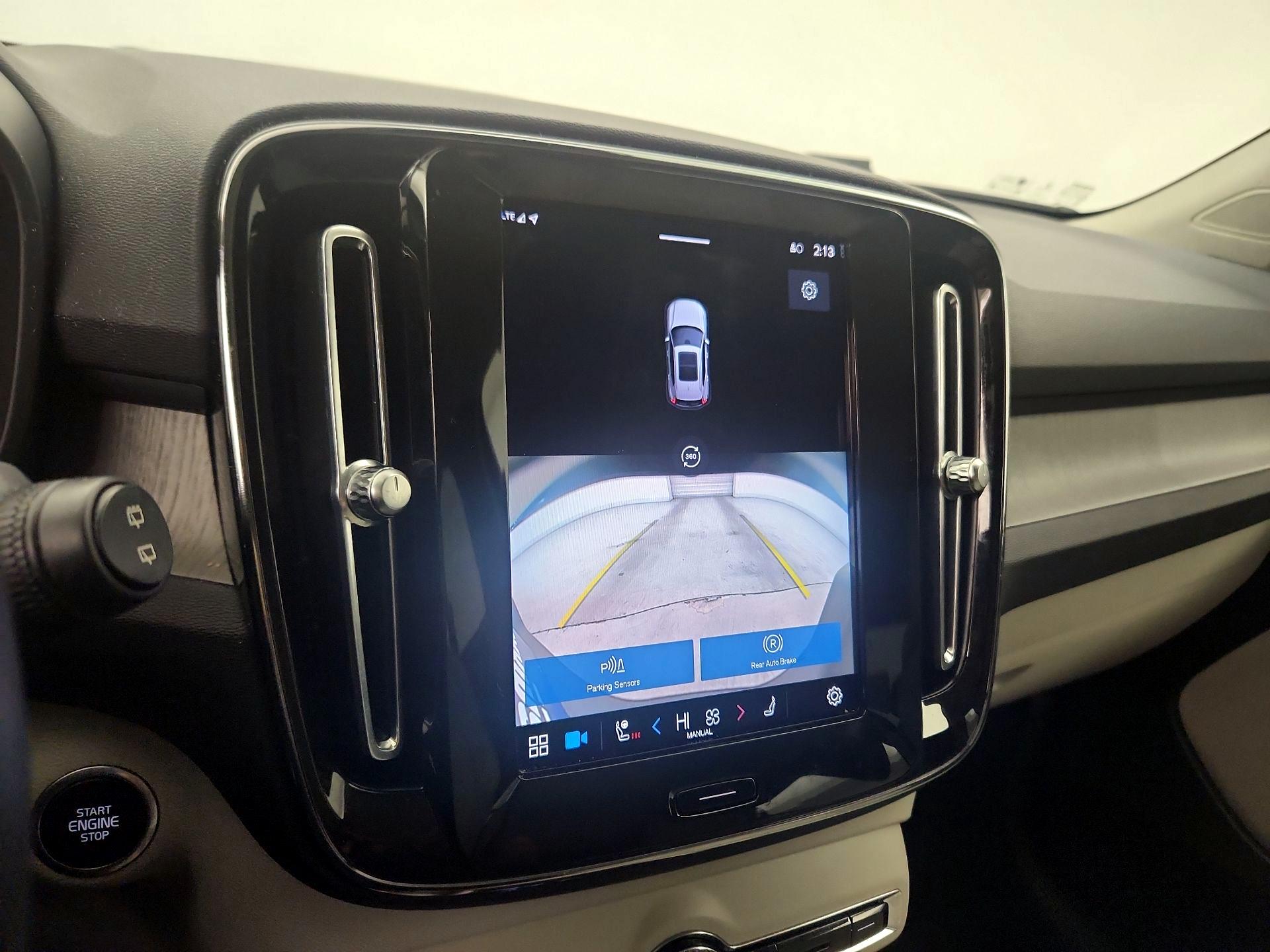 Thumbnail: 2023 Volvo XC40 - 14