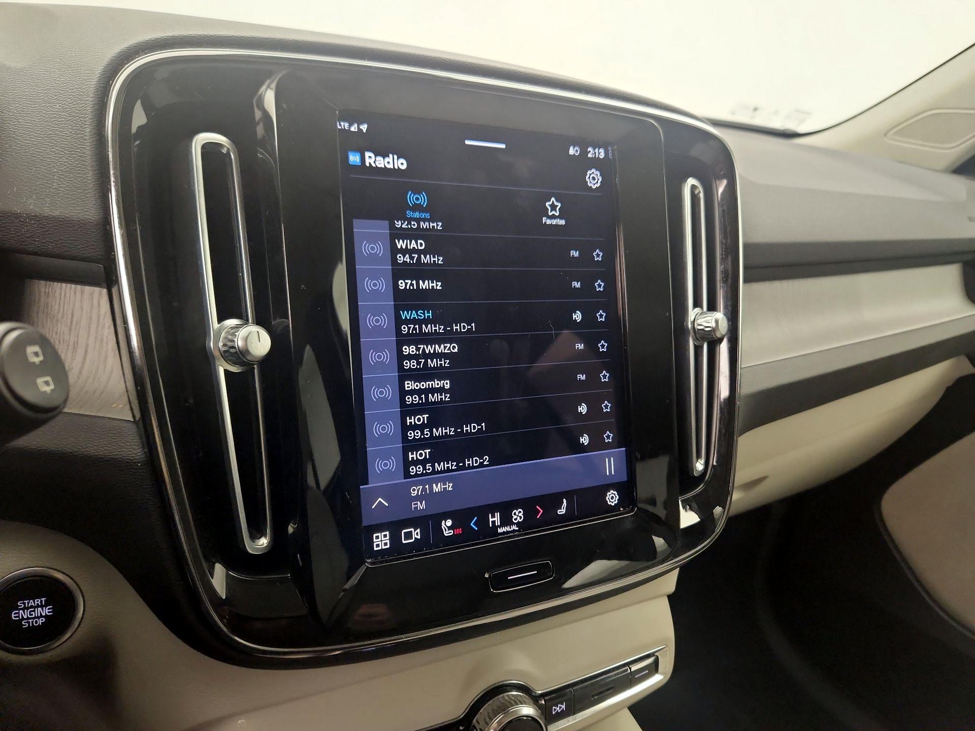 Thumbnail: 2023 Volvo XC40 - 15