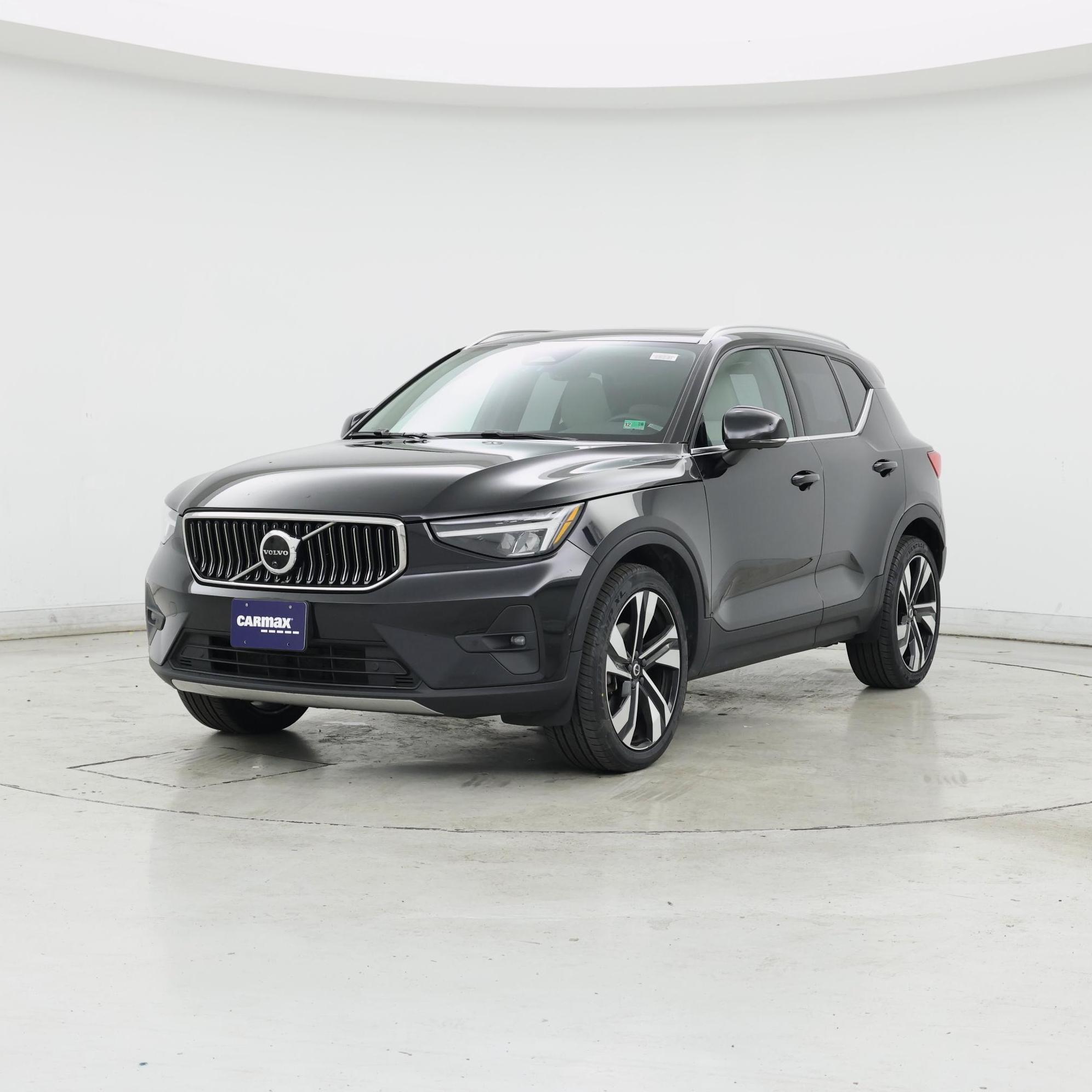 Thumbnail: 2023 Volvo XC40 - 4