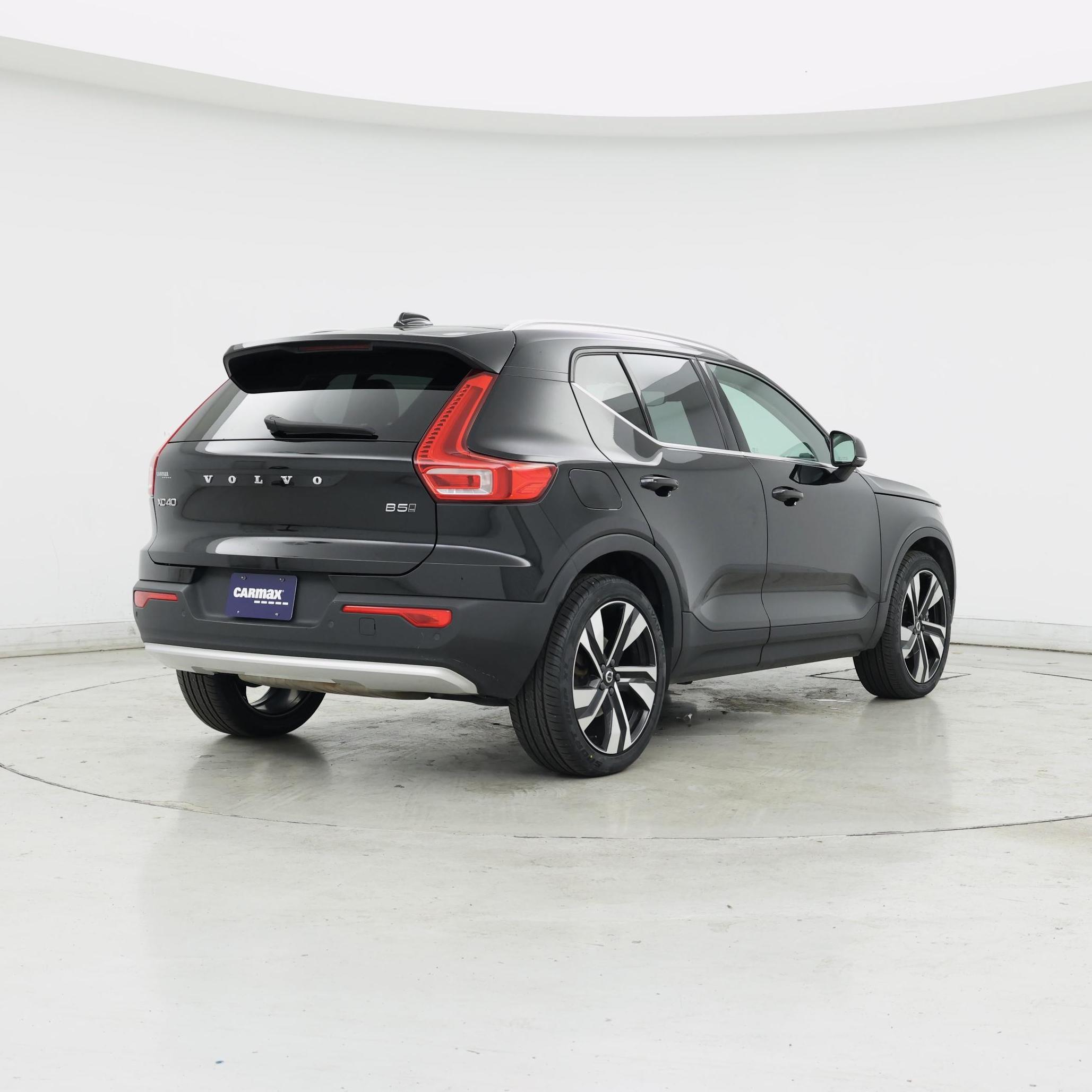 Thumbnail: 2023 Volvo XC40 - 8