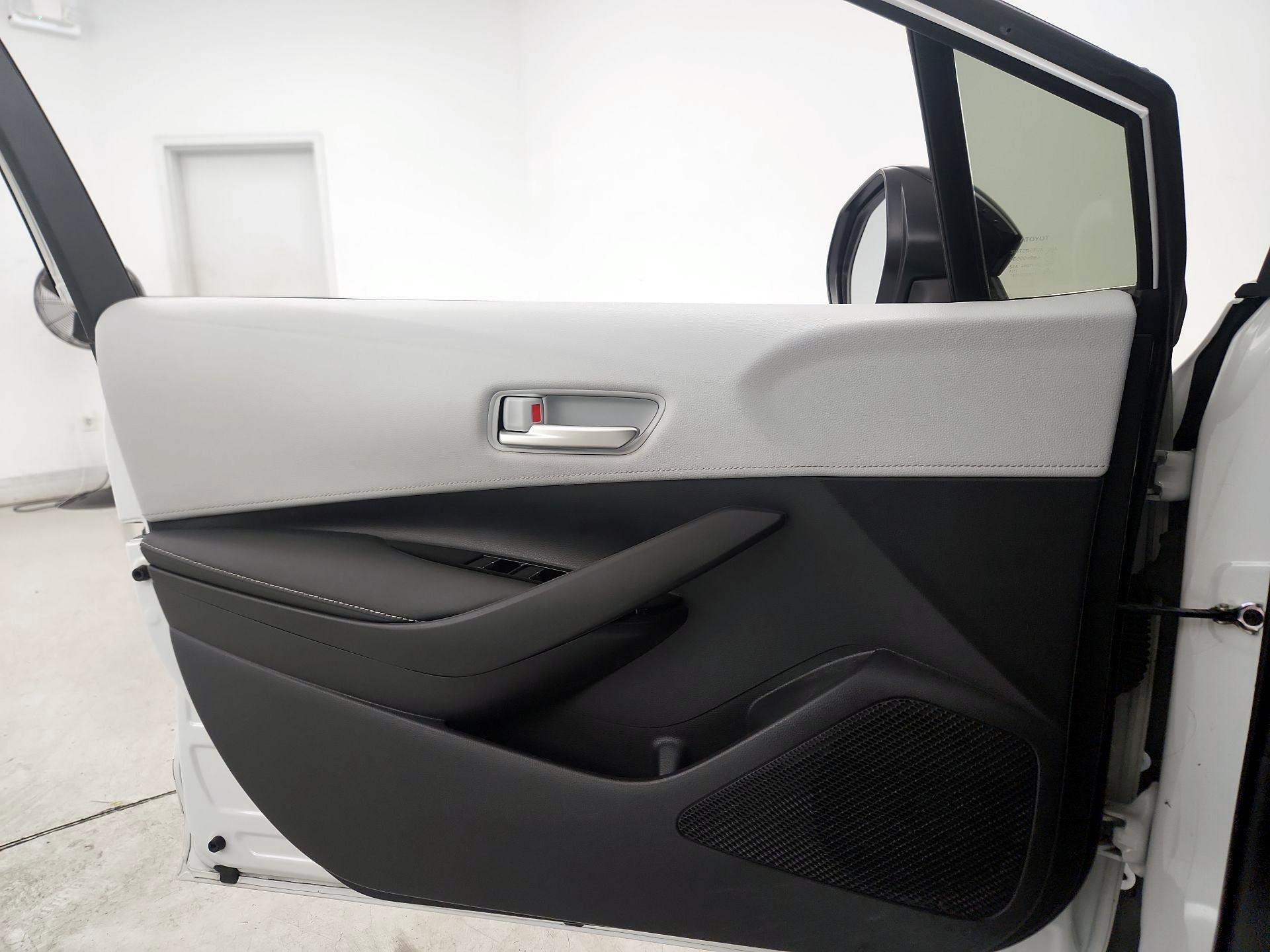 Thumbnail: 2021 Toyota Corolla - 12