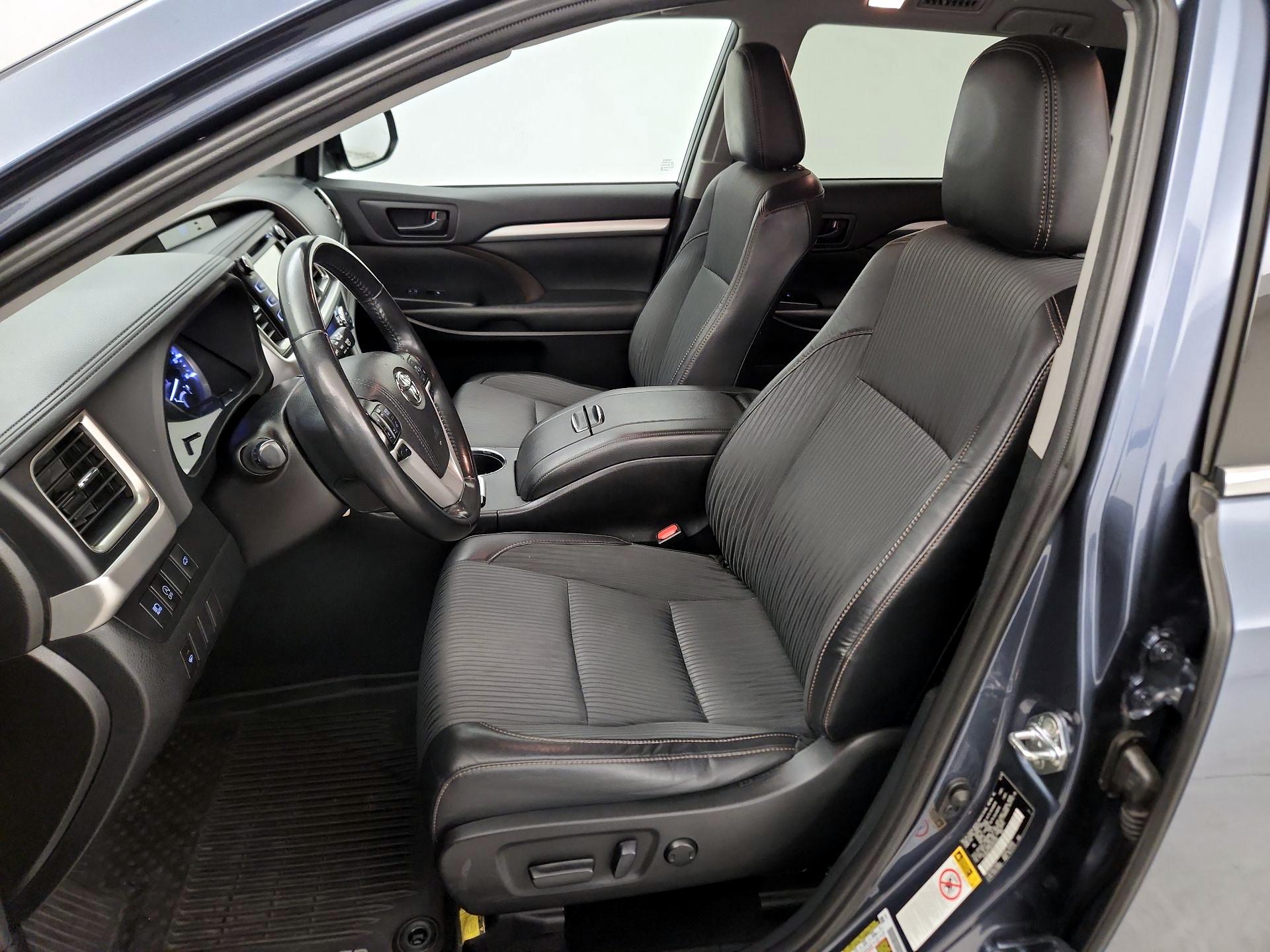 Thumbnail: 2019 Toyota Highlander - 11