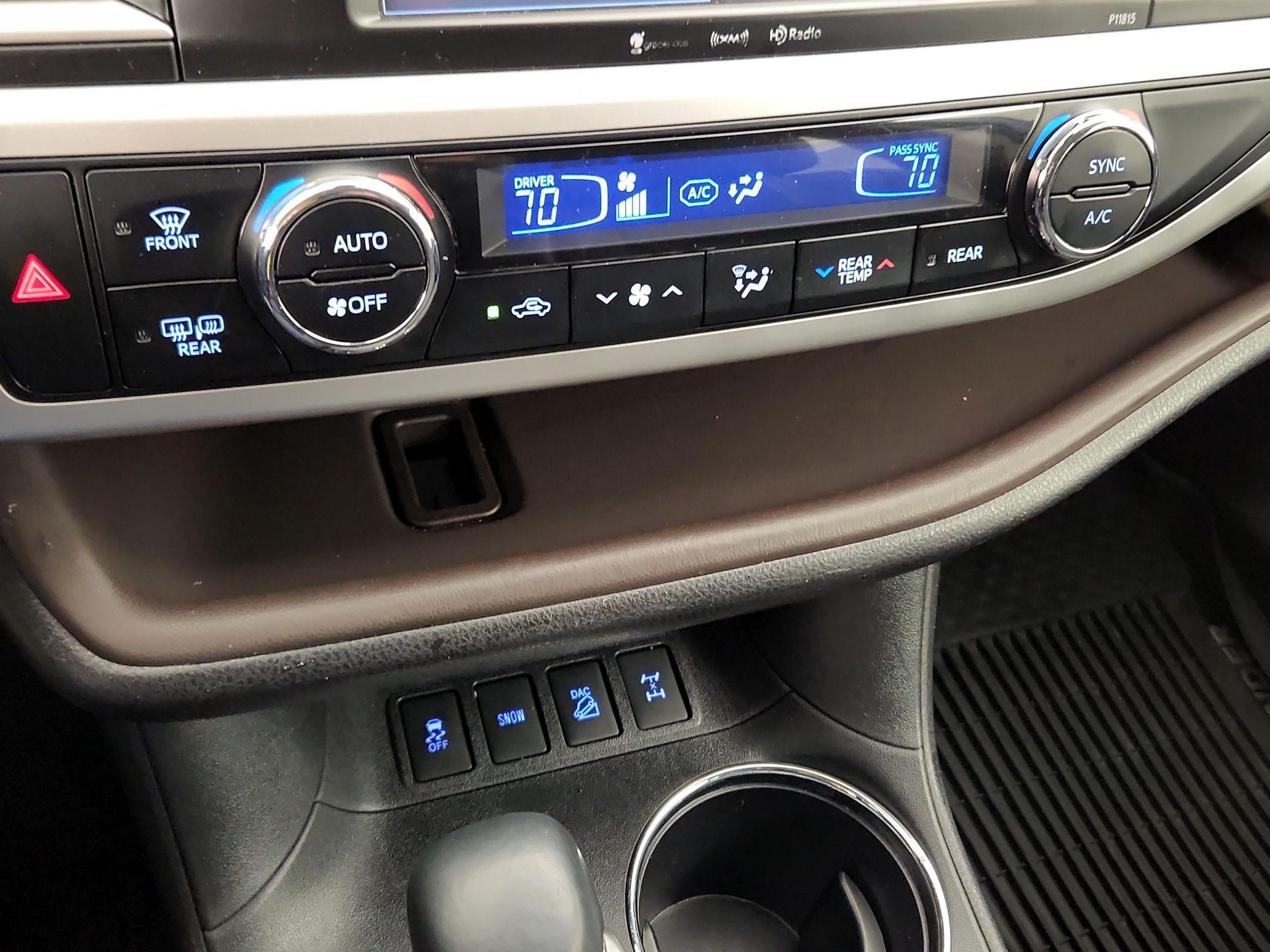 Thumbnail: 2019 Toyota Highlander - 16