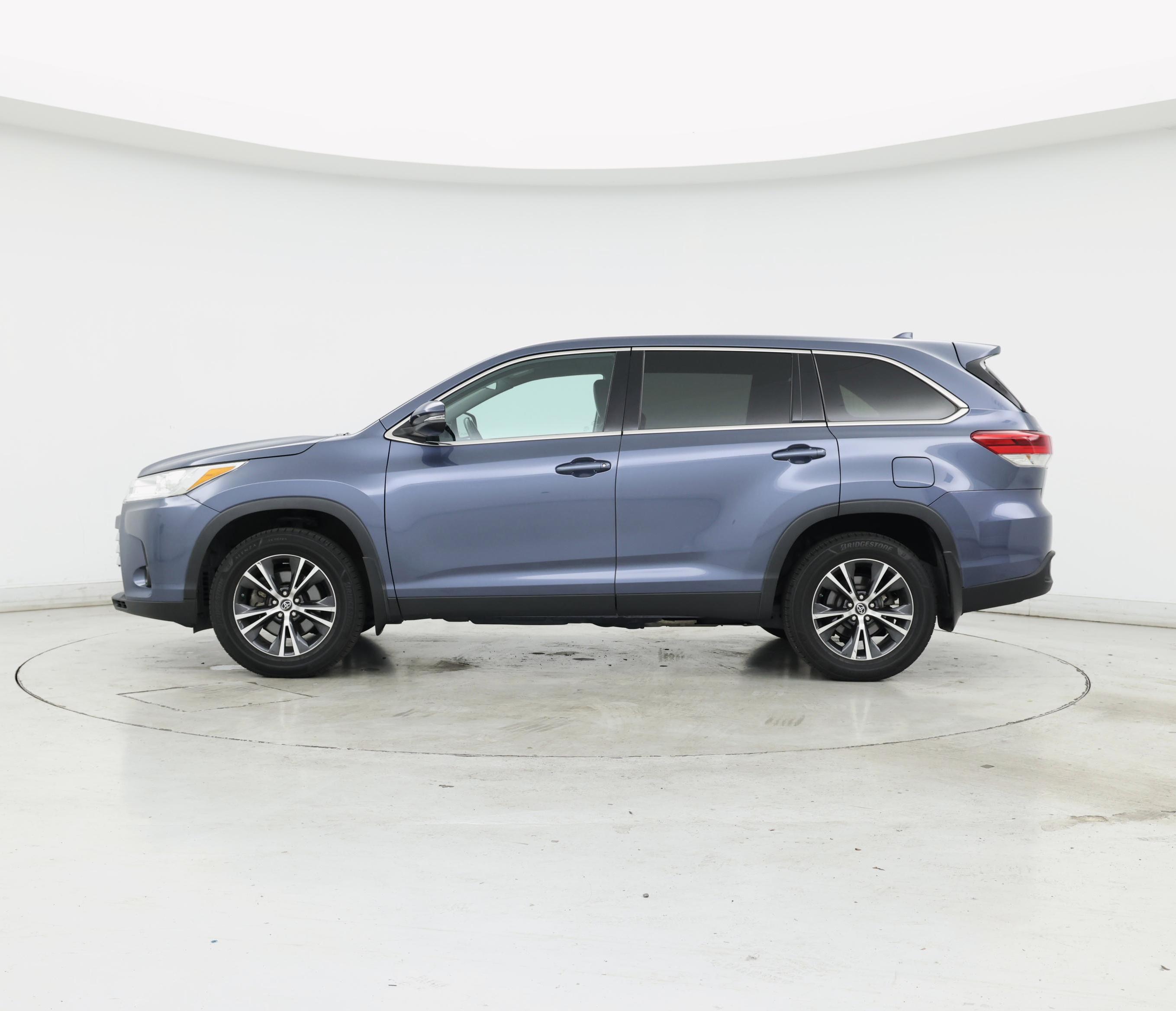 Thumbnail: 2019 Toyota Highlander - 3