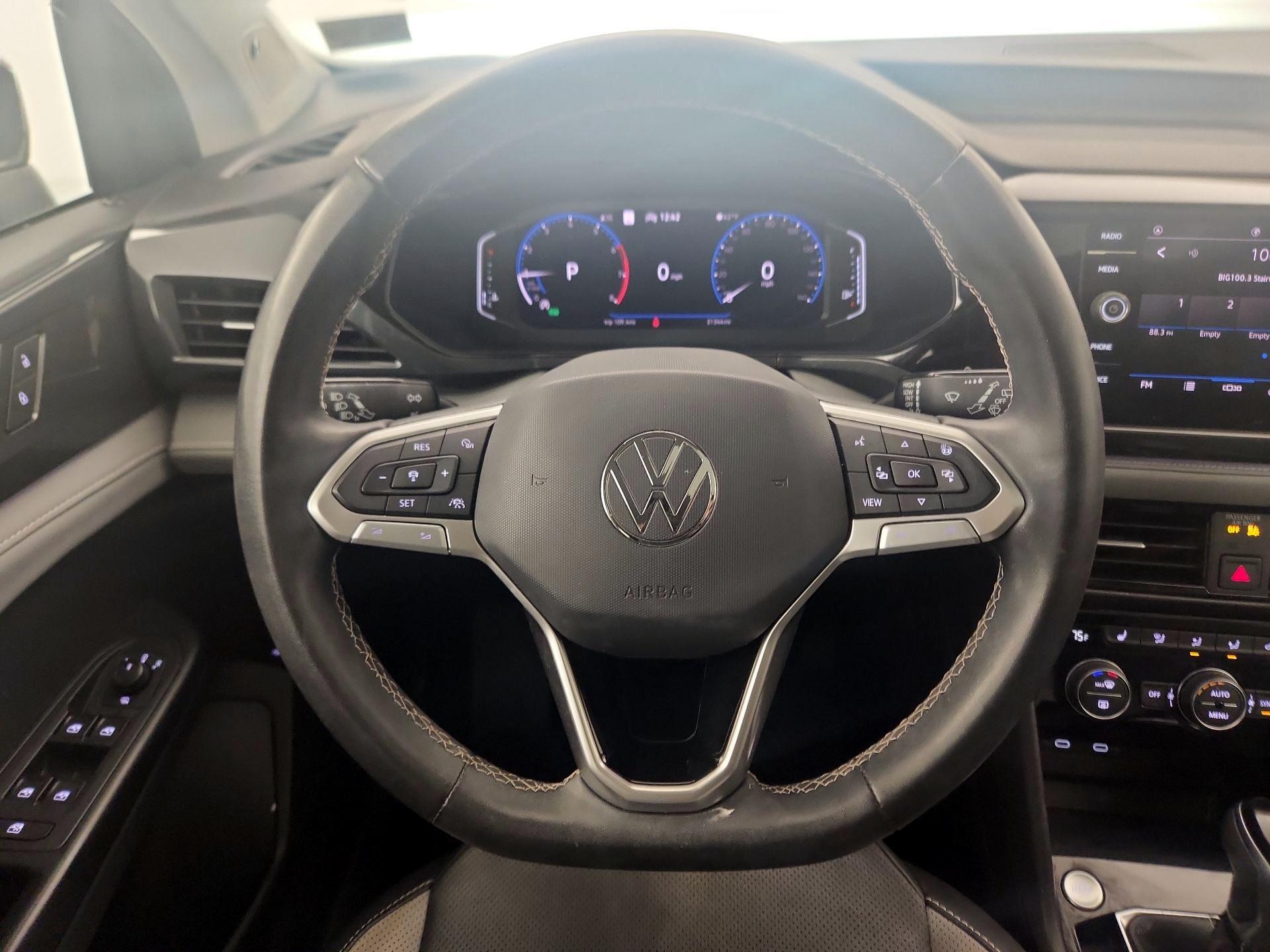 Thumbnail: 2022 Volkswagen Taos - 10