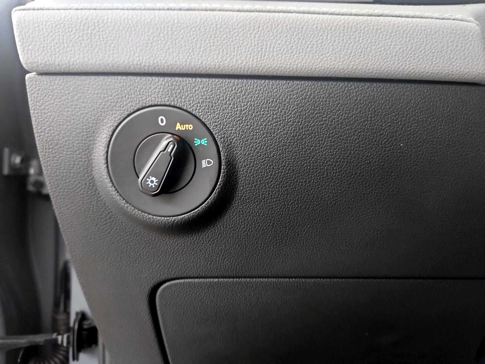 Thumbnail: 2022 Volkswagen Taos - 13