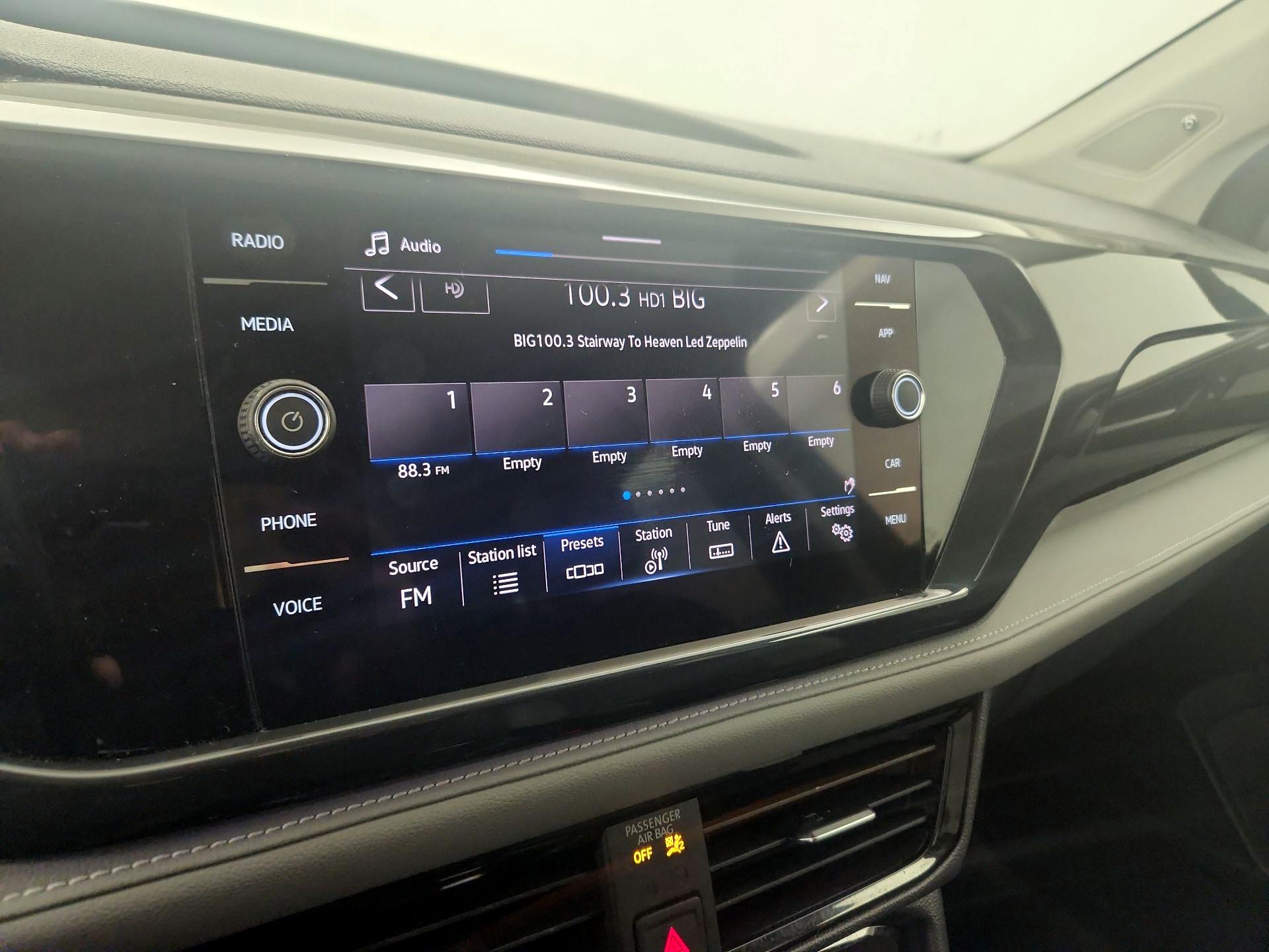 Thumbnail: 2022 Volkswagen Taos - 15