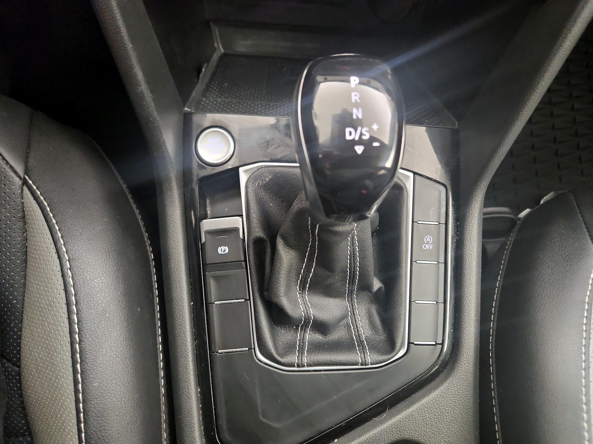 Thumbnail: 2022 Volkswagen Taos - 17