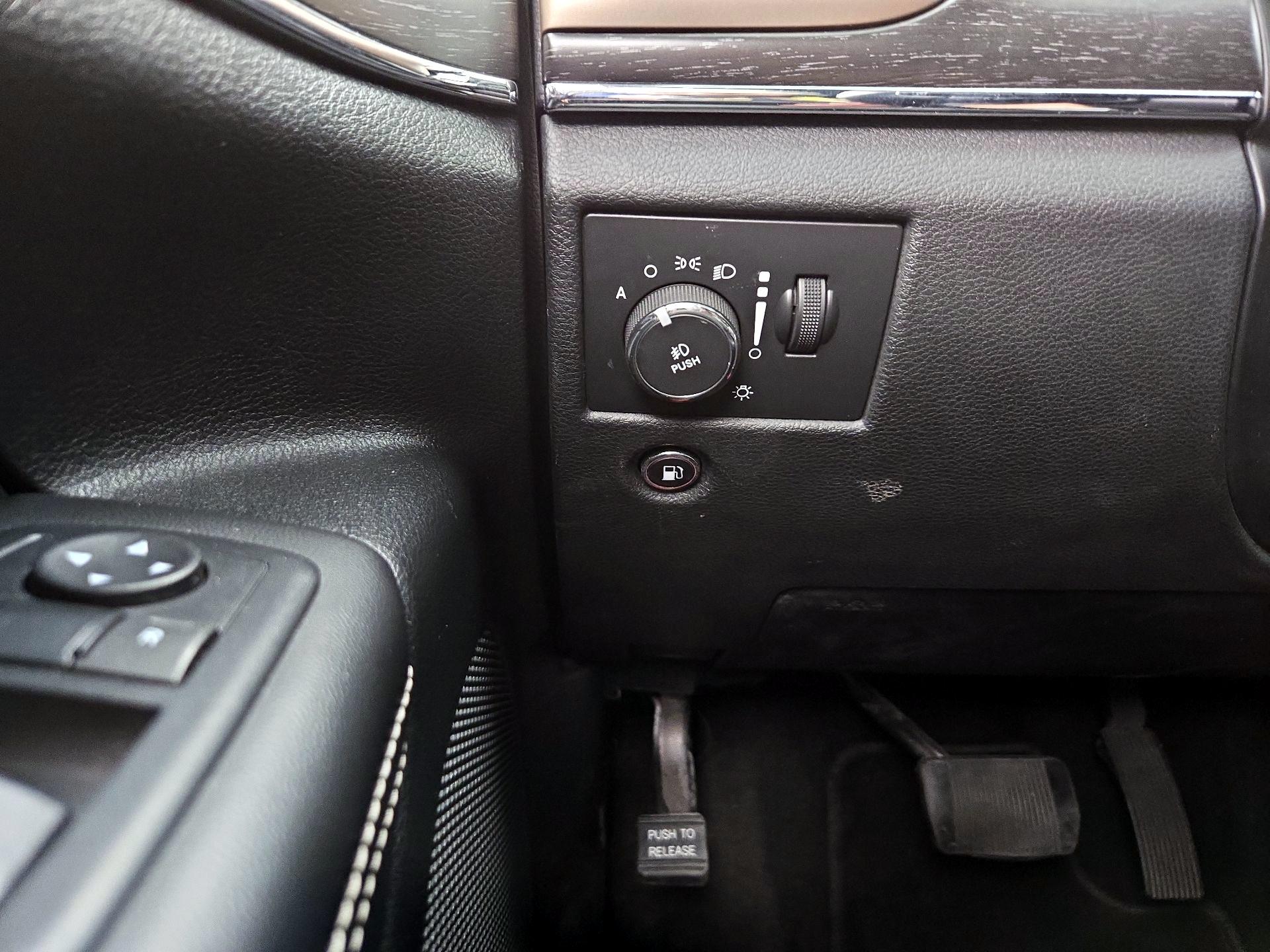 Thumbnail: 2015 Jeep Grand Cherokee - 13