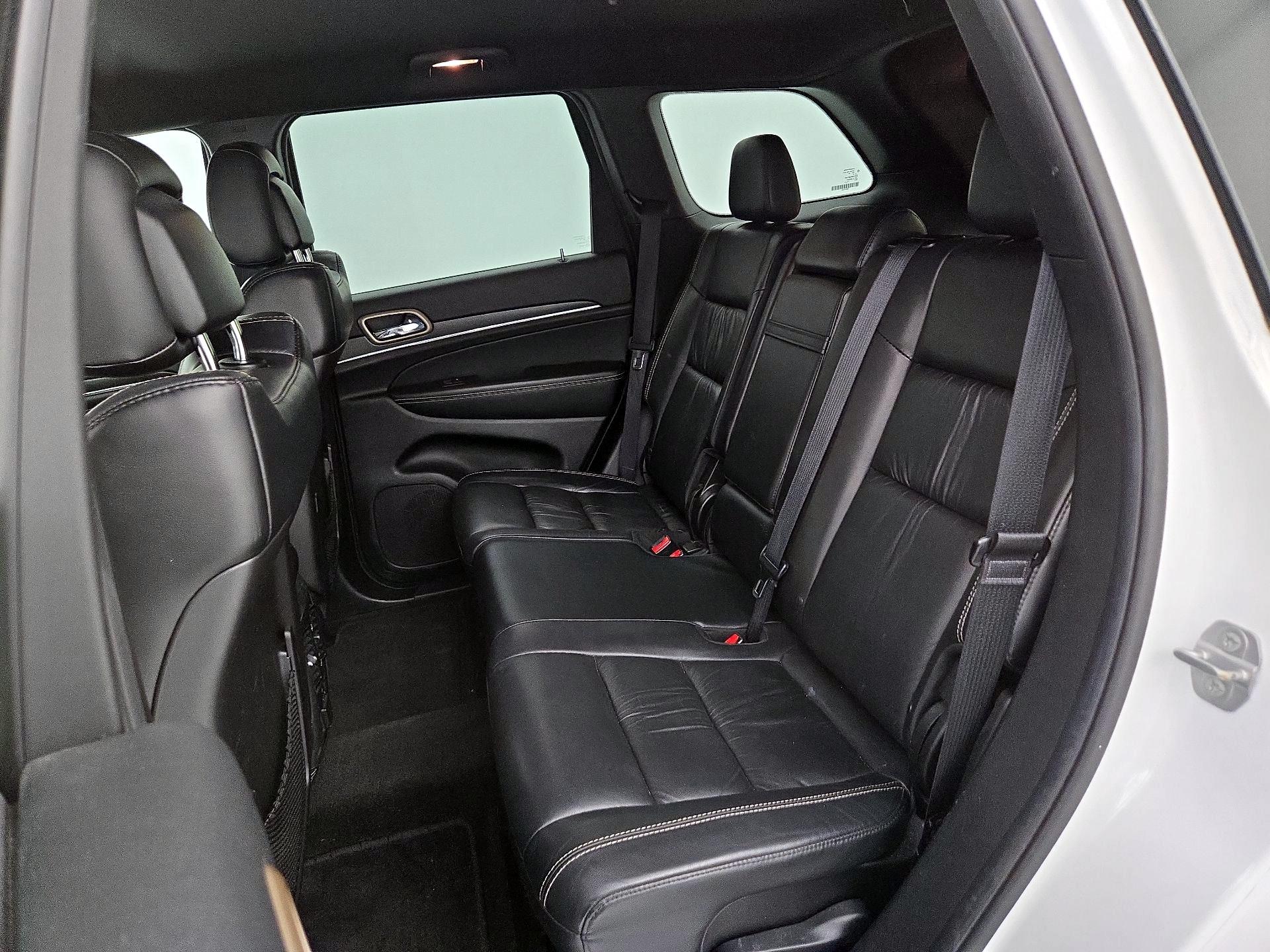 Thumbnail: 2015 Jeep Grand Cherokee - 19