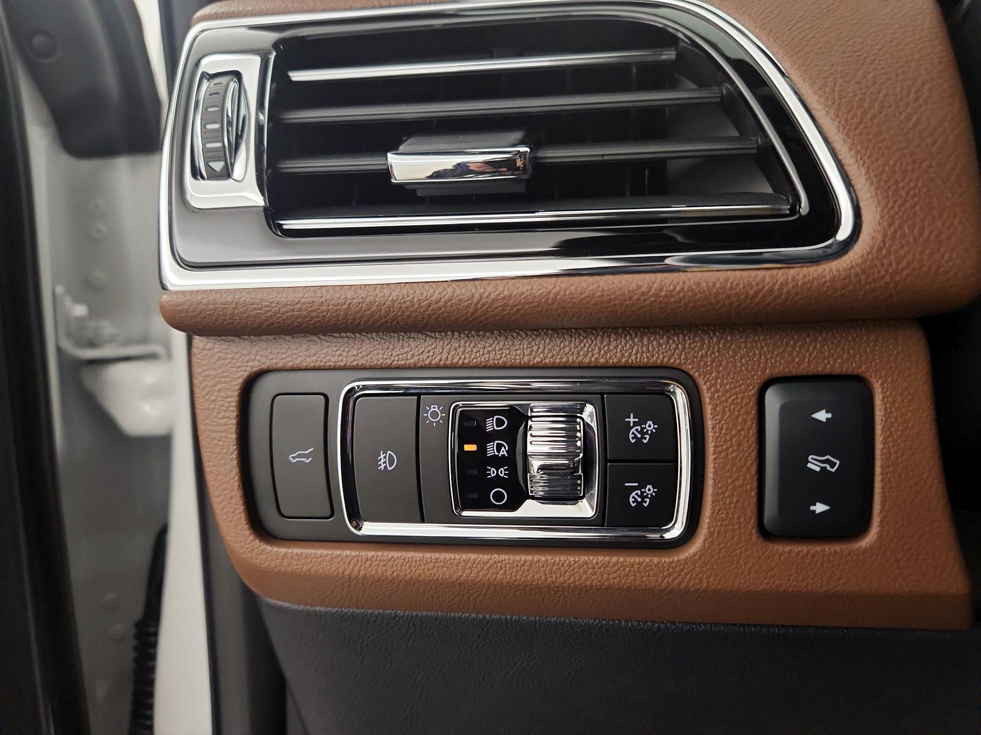 Thumbnail: 2024 Lincoln Navigator - 13