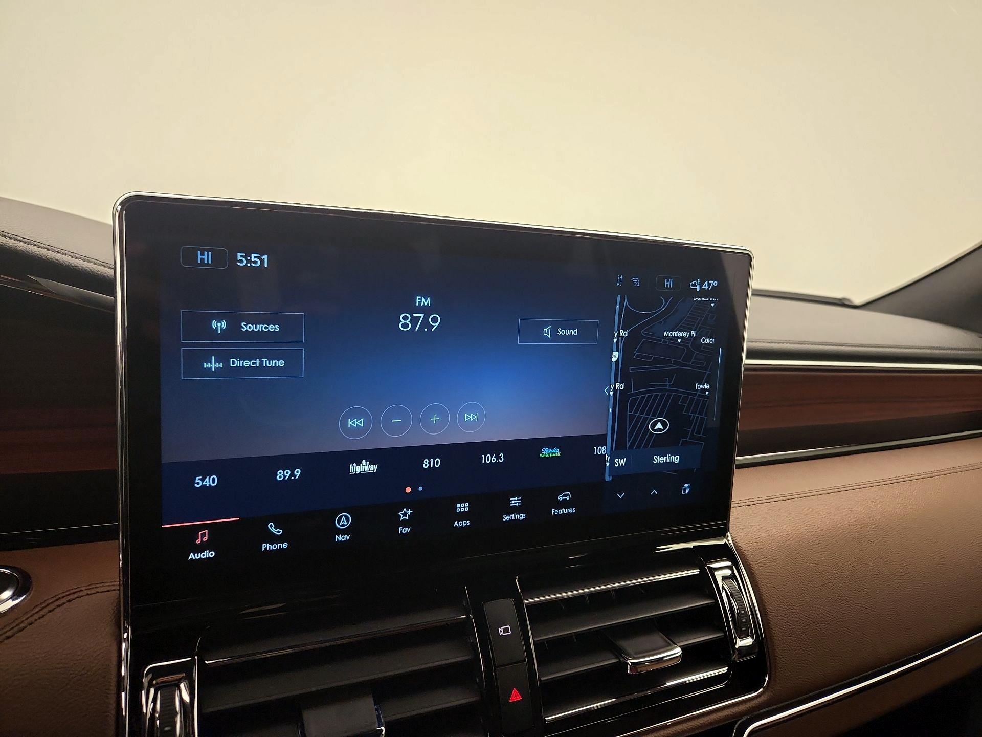 Thumbnail: 2024 Lincoln Navigator - 16