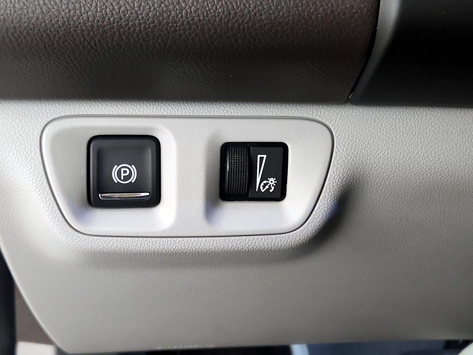 Thumbnail: 2017 GMC Acadia - 13