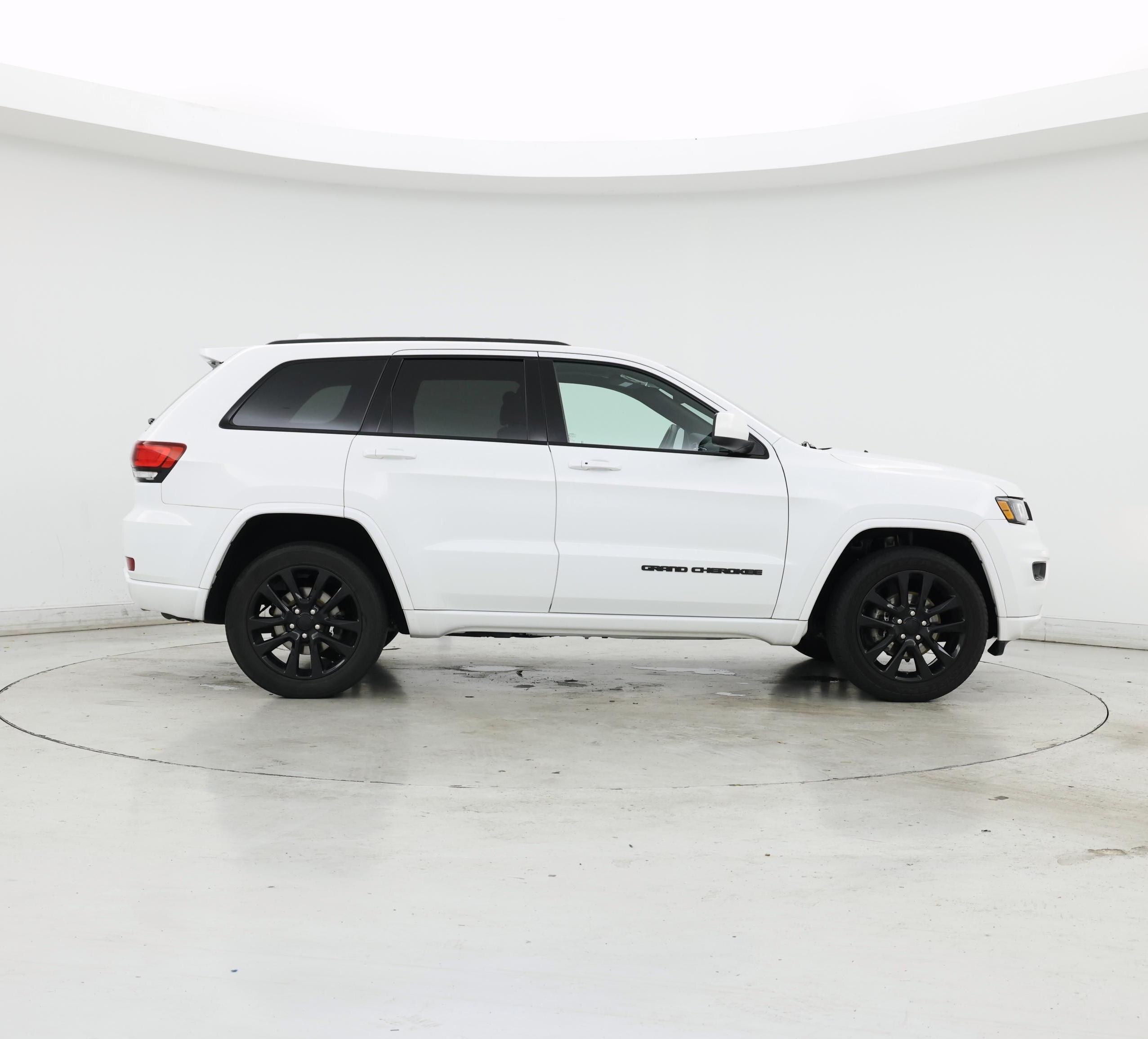 Thumbnail: 2018 Jeep Grand Cherokee - 7